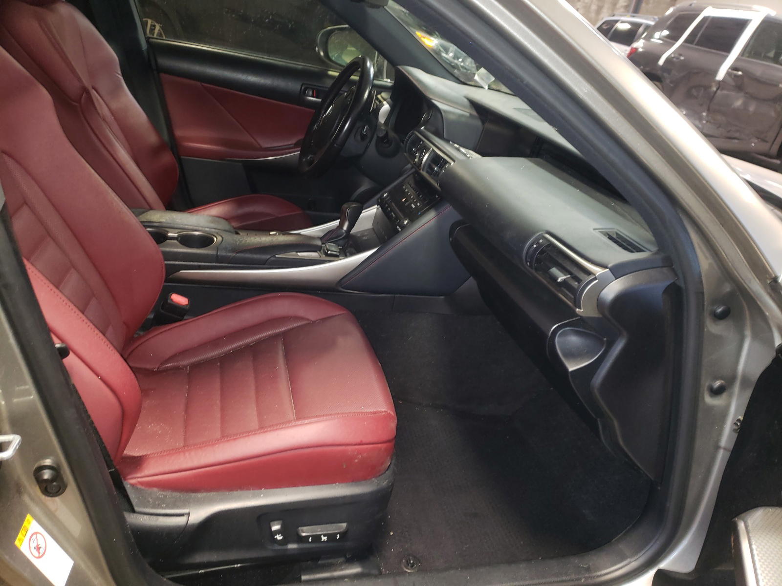Photo 5 from auction – 2017 LEXUS IS 300 with VIN JTHCM1D22H5021593