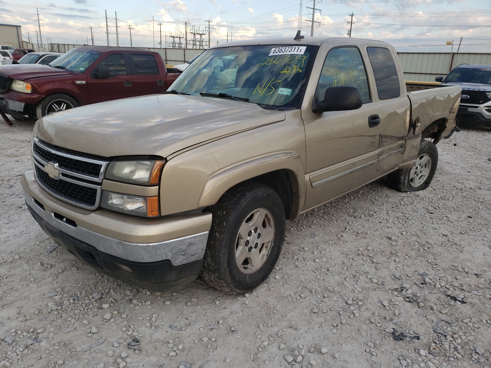 Photo 2 from auction – 2006 CHEVROLET SILVERADO with VIN 1GCEK19ZX6Z286709
