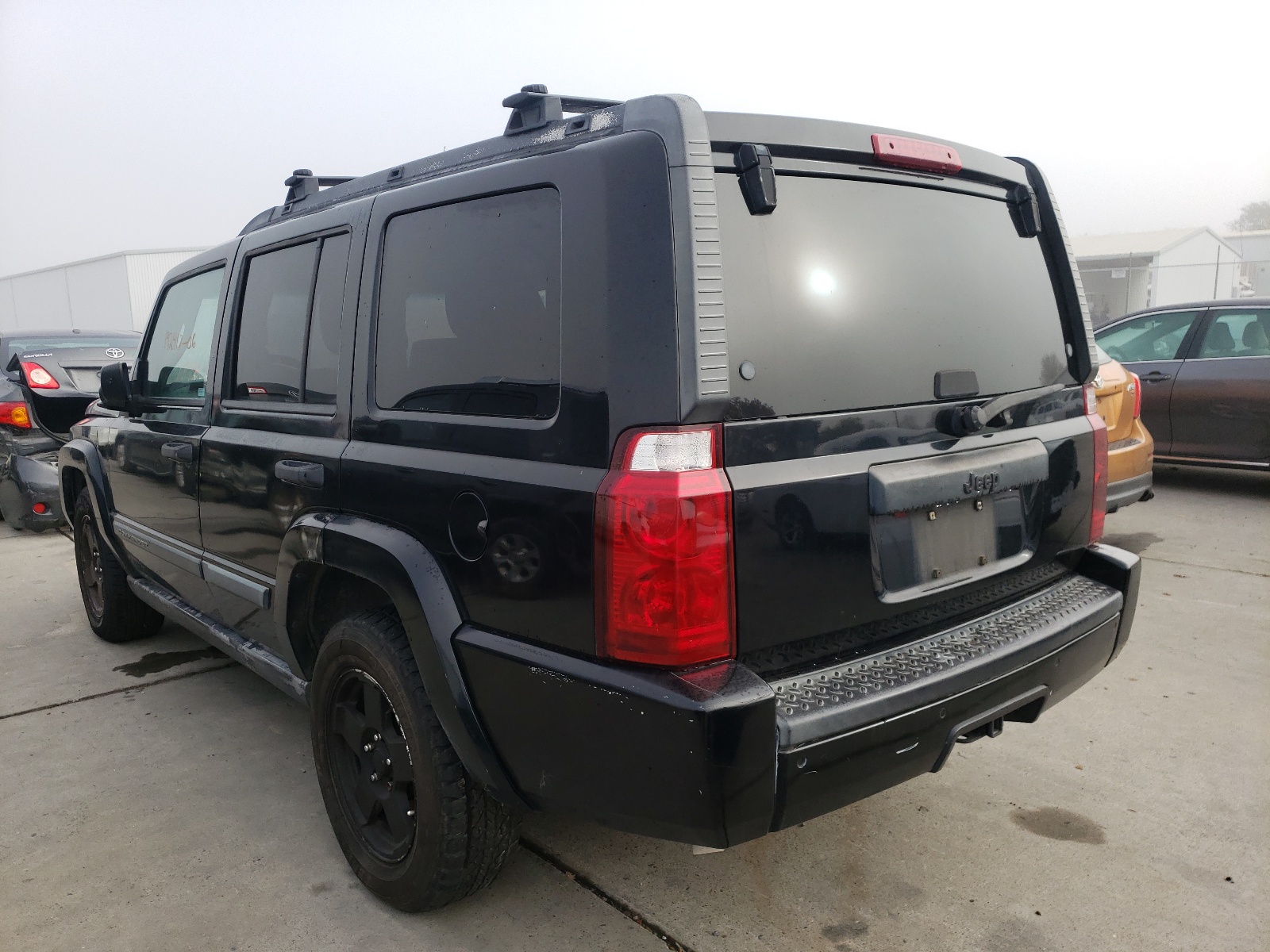Foto 3 de la subasta – 2006 JEEP COMMANDER con VIN 1J8HH48K46C232626