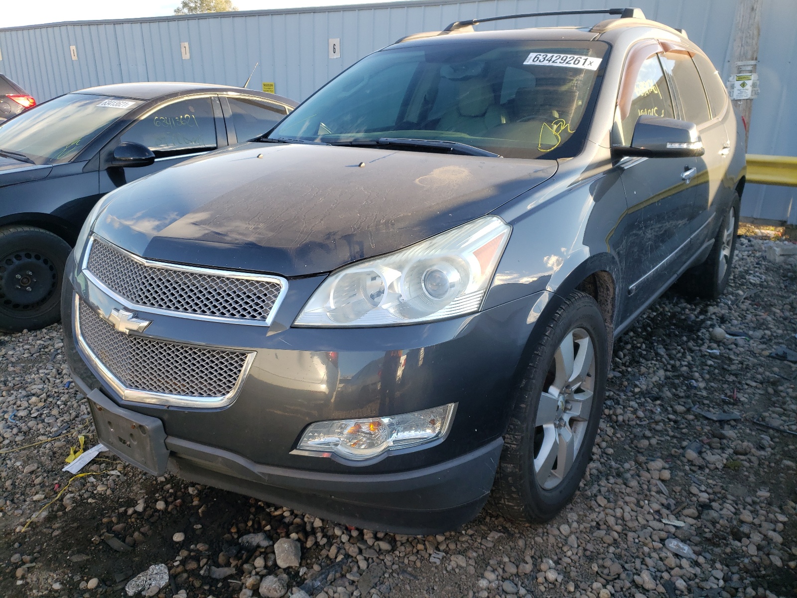 Photo 2 from auction – 2009 CHEVROLET TRAVERSE L with VIN 1GNEV33D79S105392