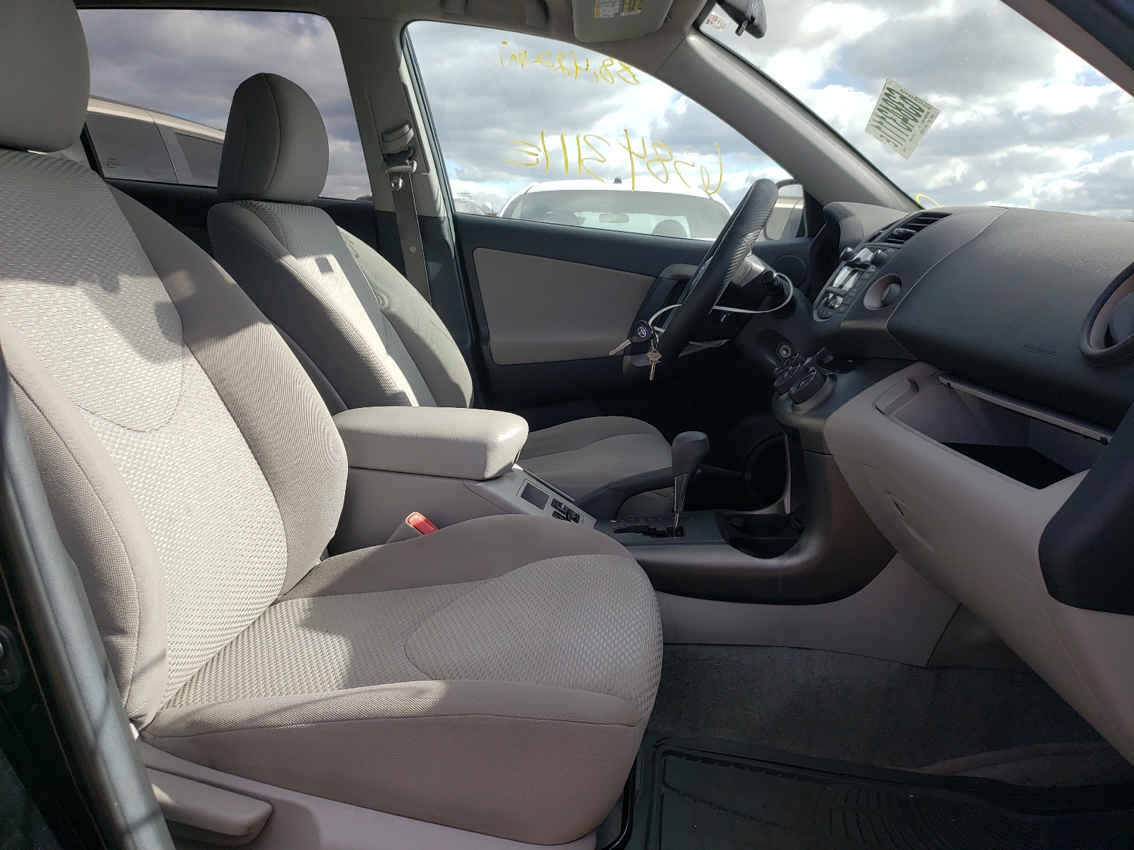 Zdjęcie 5 z aukcji – 2011 TOYOTA RAV4 z VIN 2T3ZF4DVXBW095538