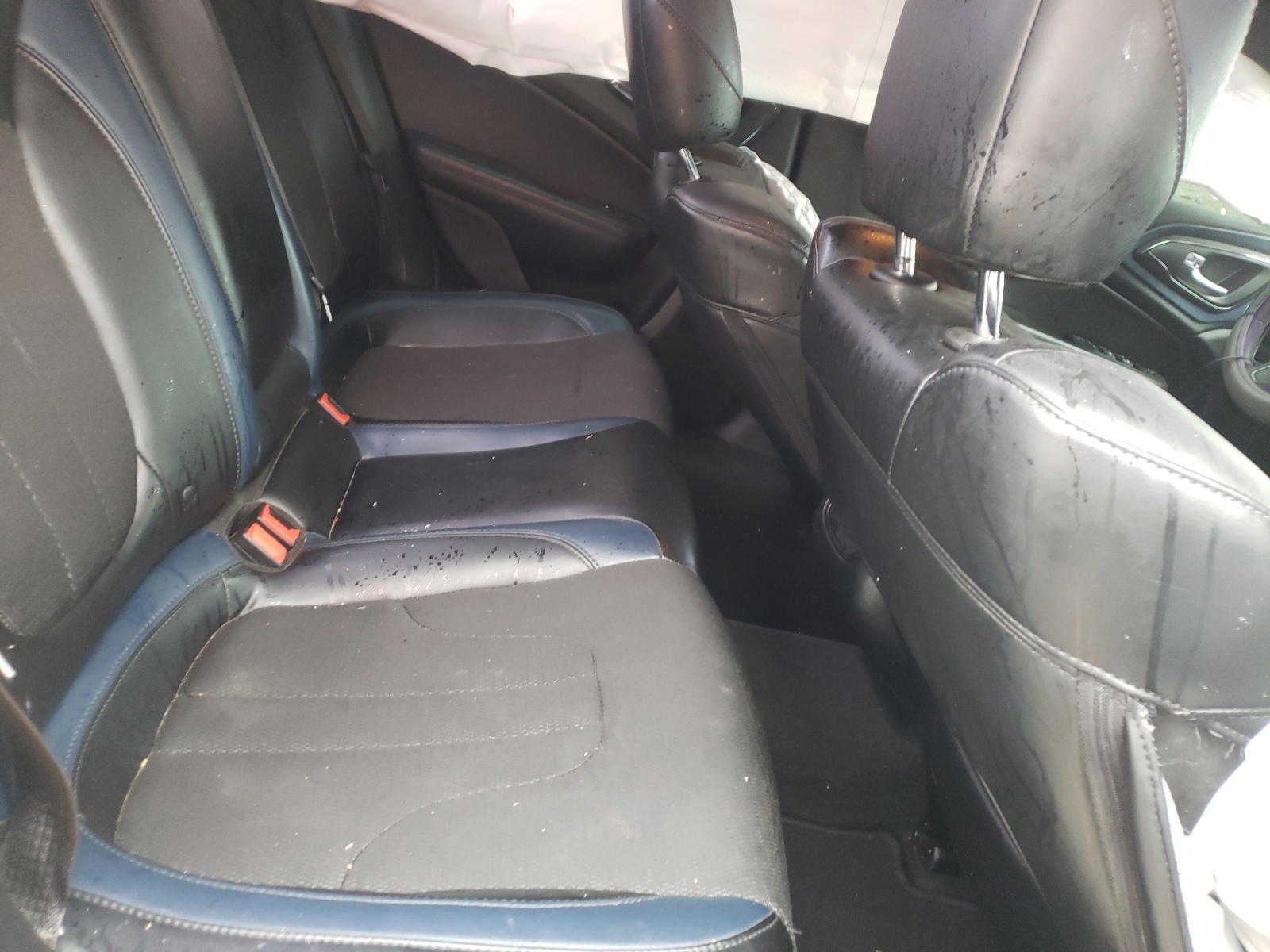 Photo 6 from auction – 2015 CHRYSLER 200 S with VIN 1C3CCCBG8FN517532