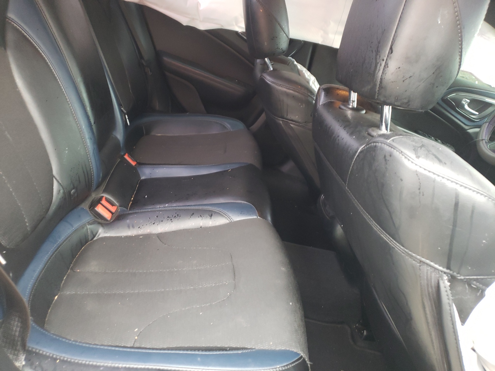 صورة رقم 6 من المزاد - 2015 CHRYSLER 200 S مع VIN 1C3CCCBG8FN517532