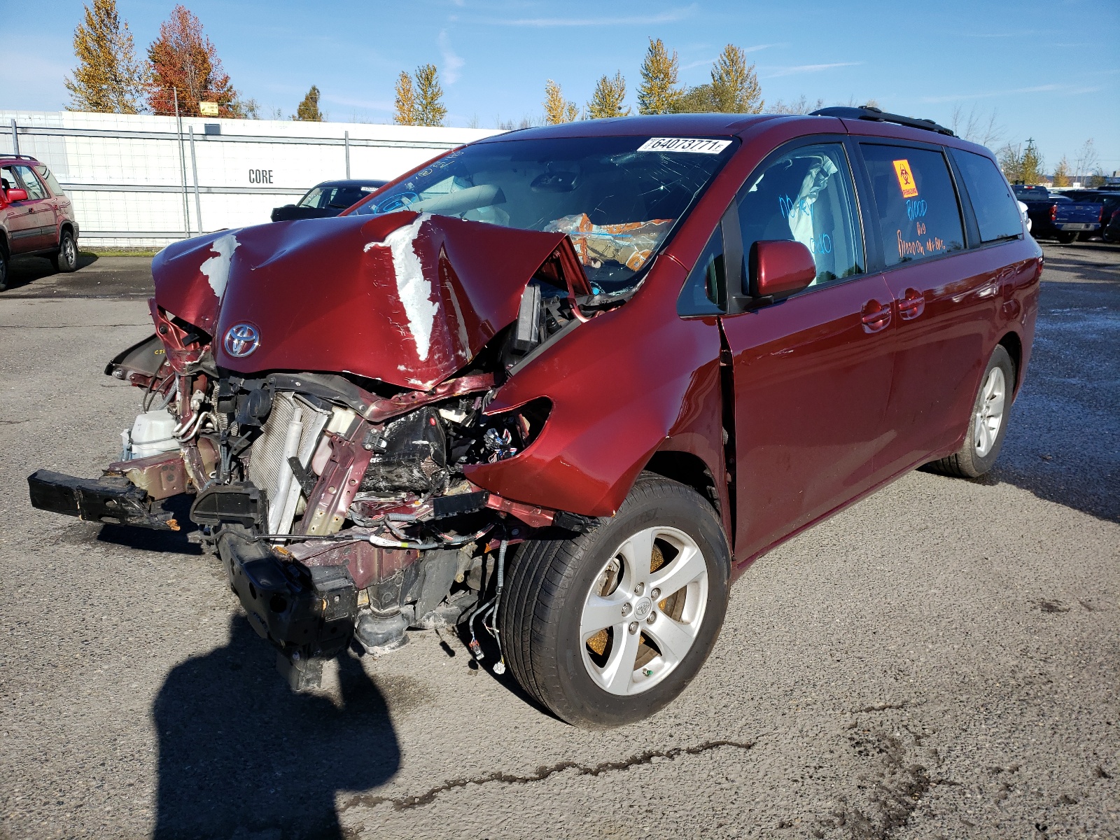 Photo 2 from auction – 2017 TOYOTA SIENNA LE with VIN 5TDKZ3DC6HS809029
