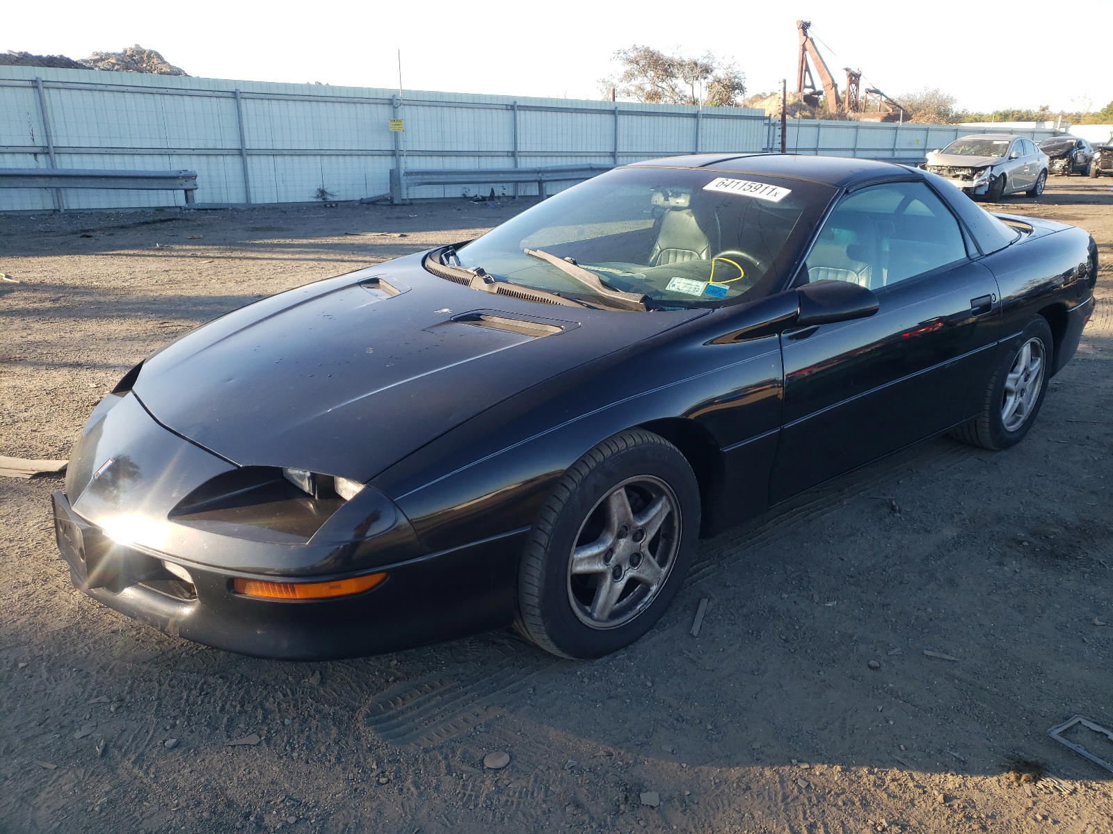 Photo 2 from auction – 1997 CHEVROLET CAMARO BAS with VIN 2G1FP22KXV2119690
