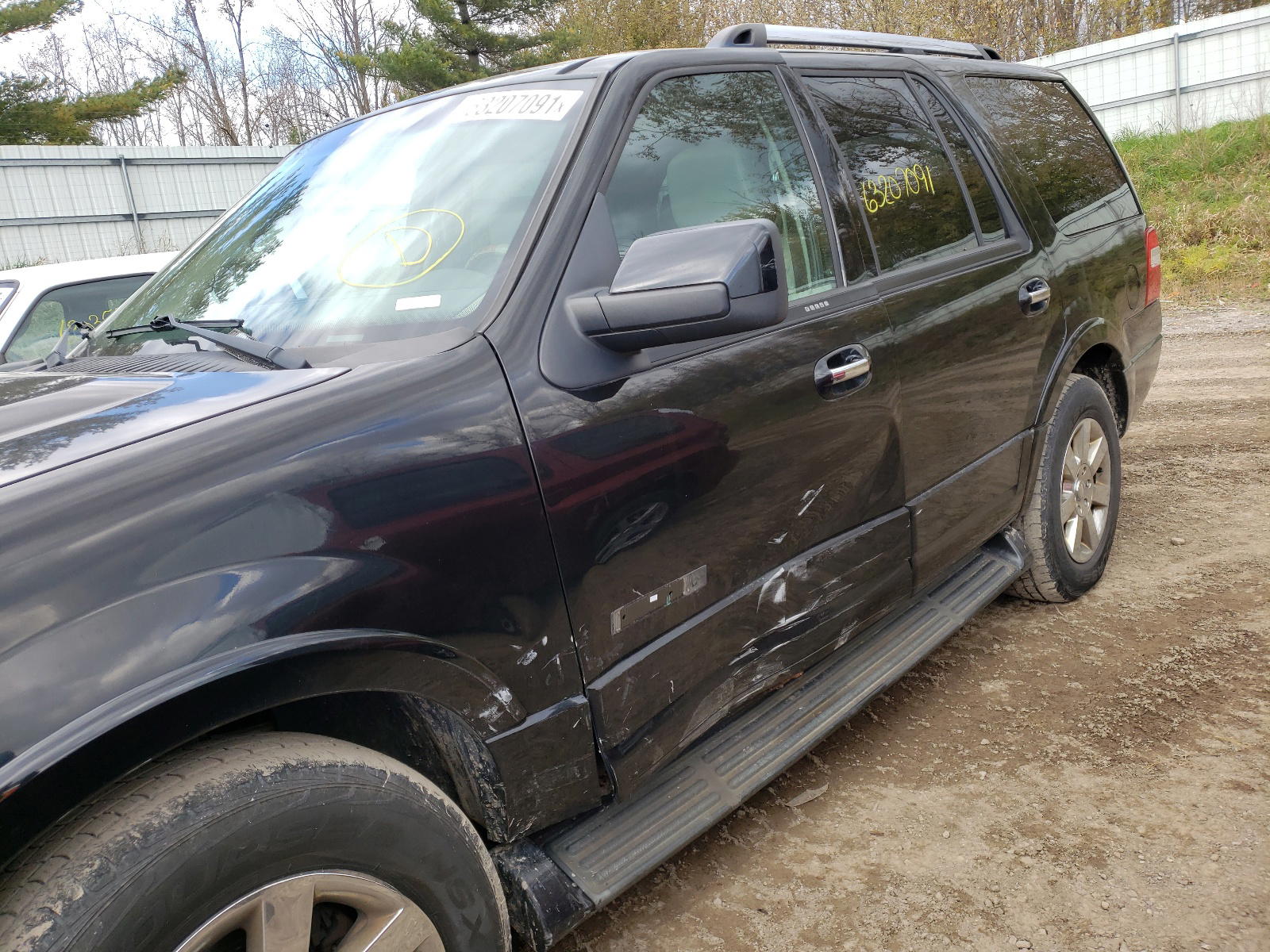 Photo 9 from auction – 2007 FORD EXPEDITION with VIN 1FMFU20537LA60557