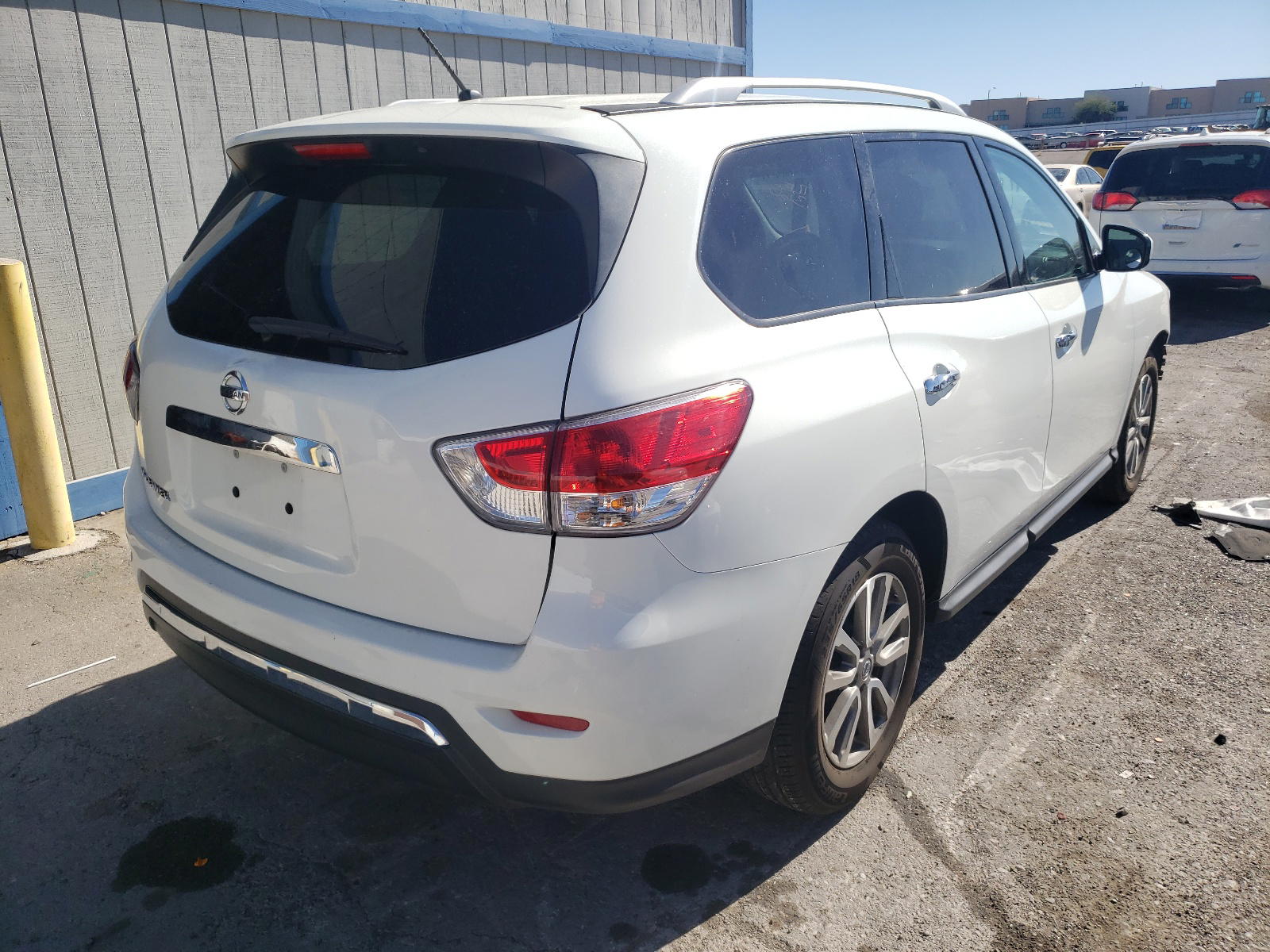 Photo 4 from auction – 2016 NISSAN PATHFINDER with VIN 5N1AR2MN3GC645869