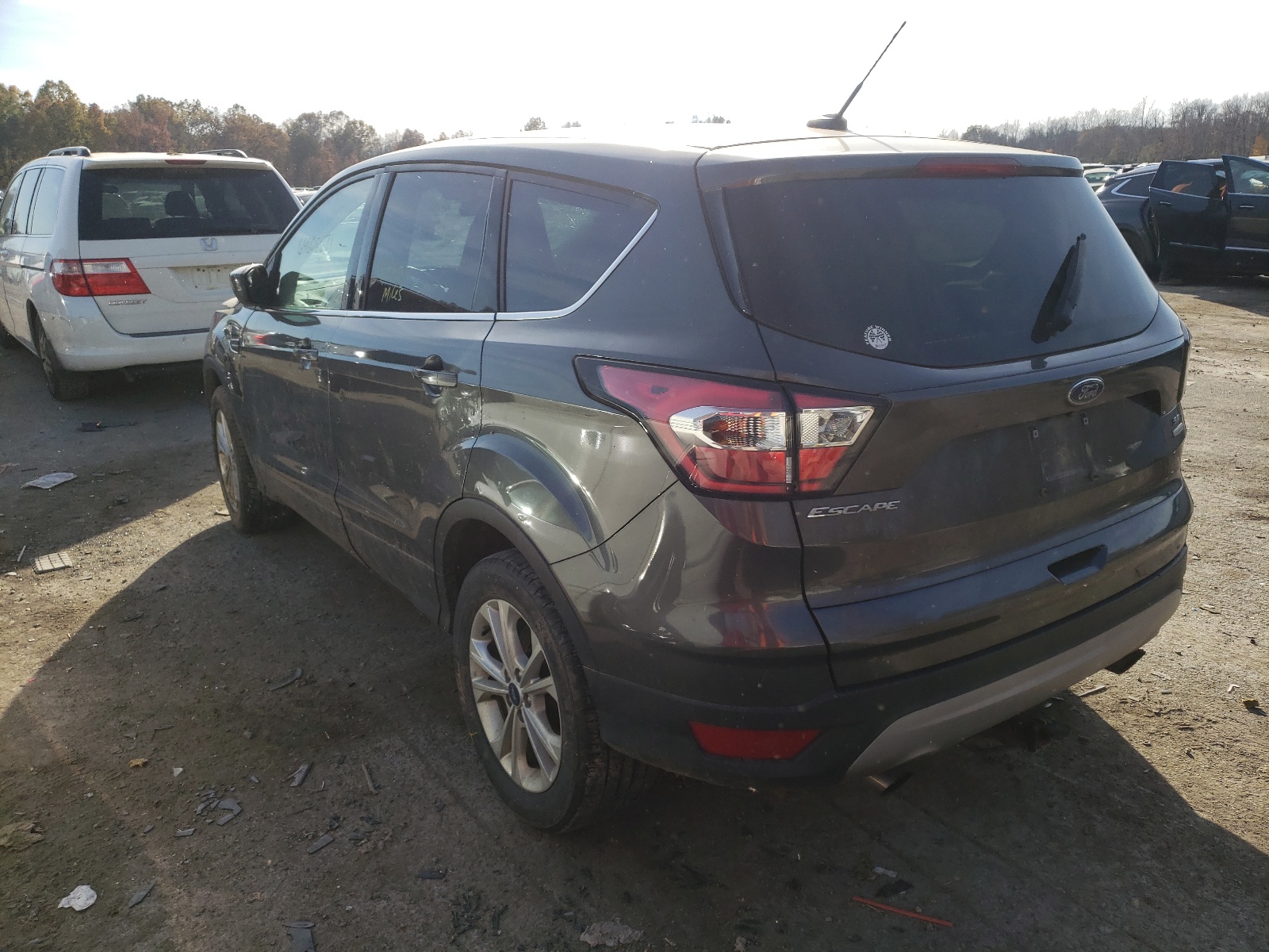 Photo 3 from auction – 2017 FORD ESCAPE SE with VIN 1FMCU0GD9HUF08865