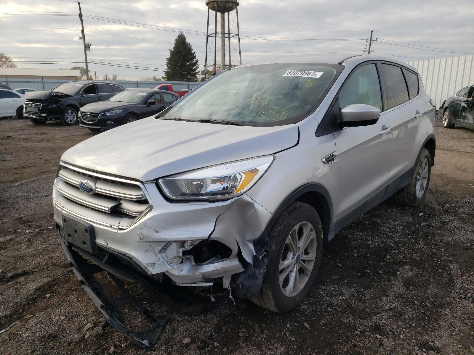 Photo 2 from auction – 2017 FORD ESCAPE SE with VIN 1FMCU9GD4HUB13657