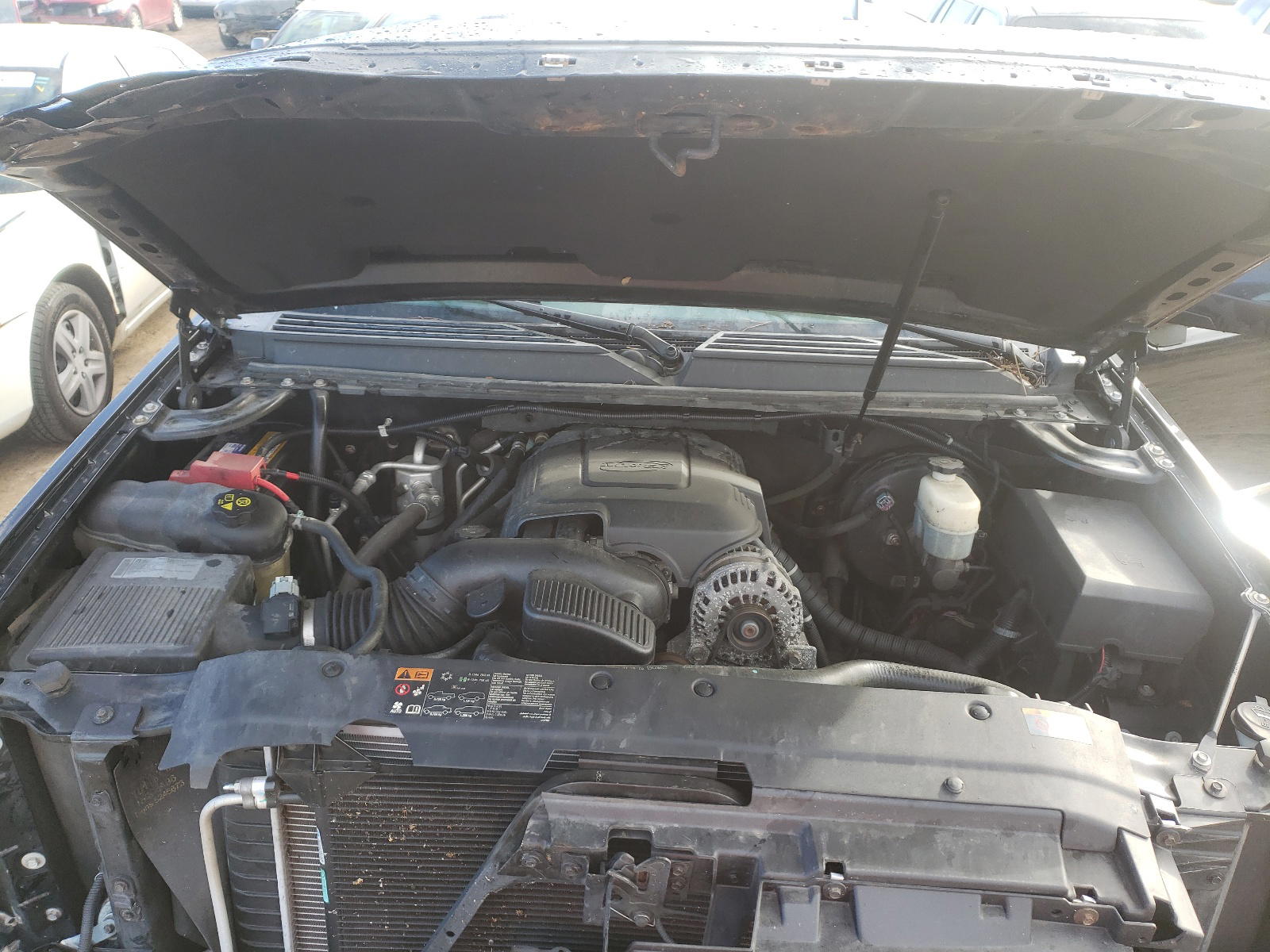 Photo 7 from auction – 2011 GMC YUKON DENA with VIN 1GKS2EEFXBR388239