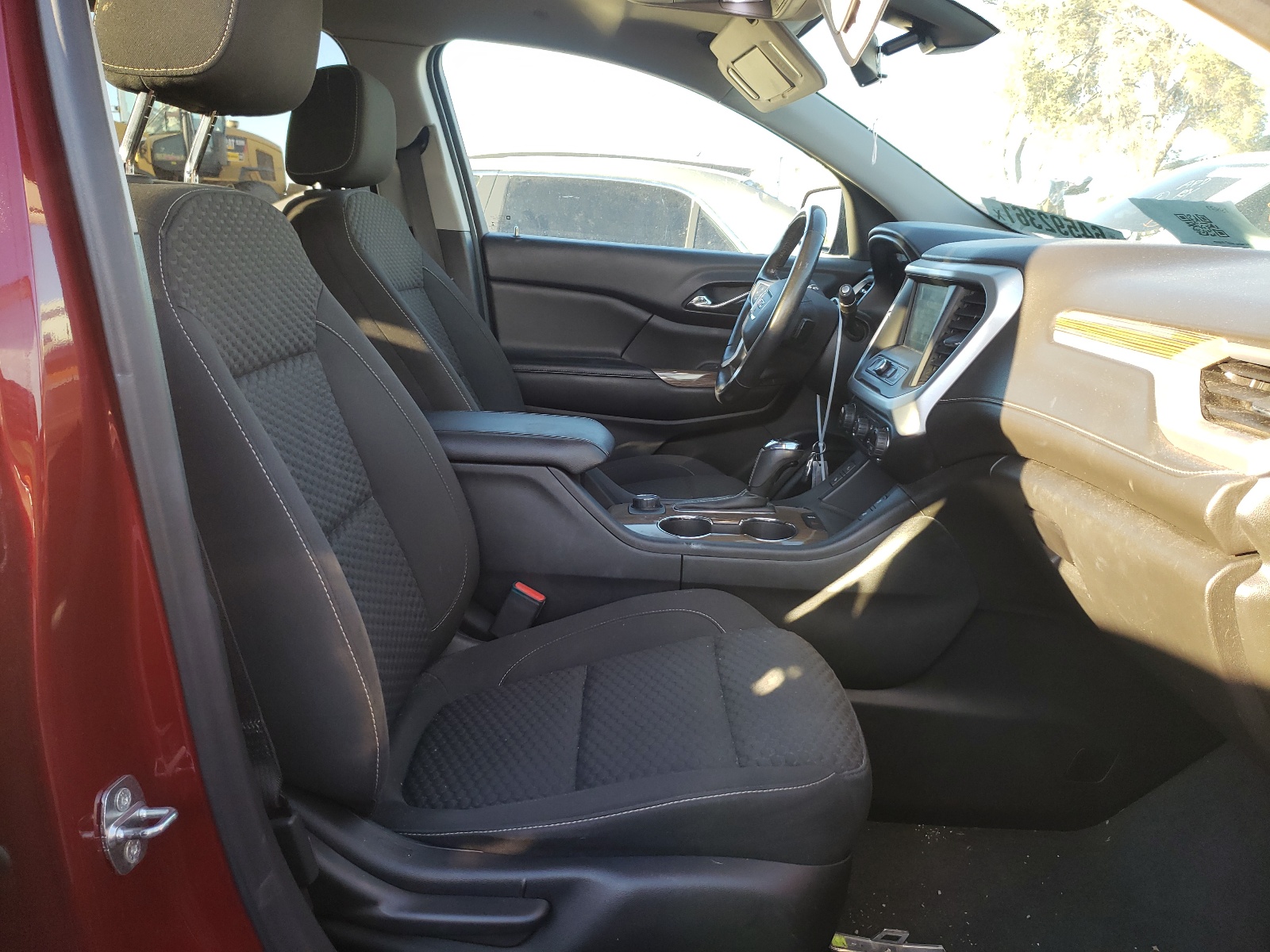 Photo 5 from auction – 2018 GMC ACADIA SLE with VIN 1GKKNSLA8JZ206632