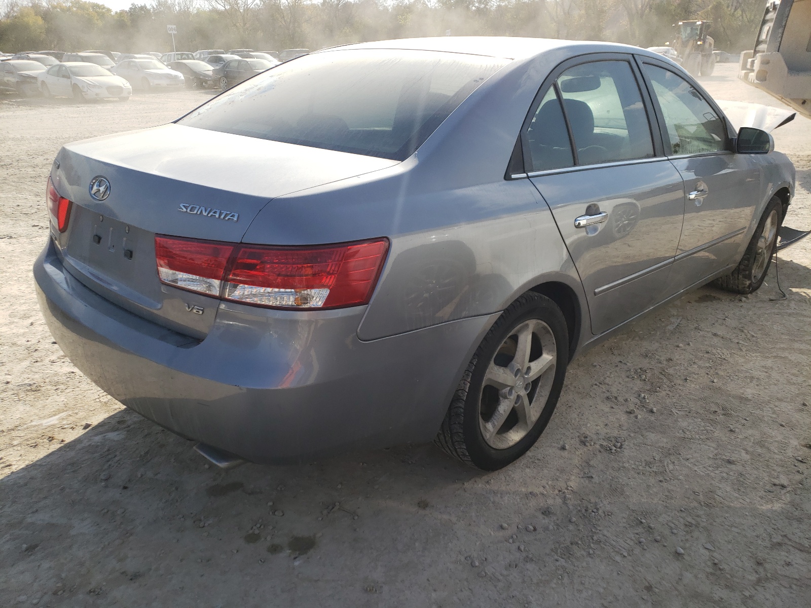 Photo 4 from auction – 2007 HYUNDAI SONATA SE with VIN 5NPEU46F07H172748