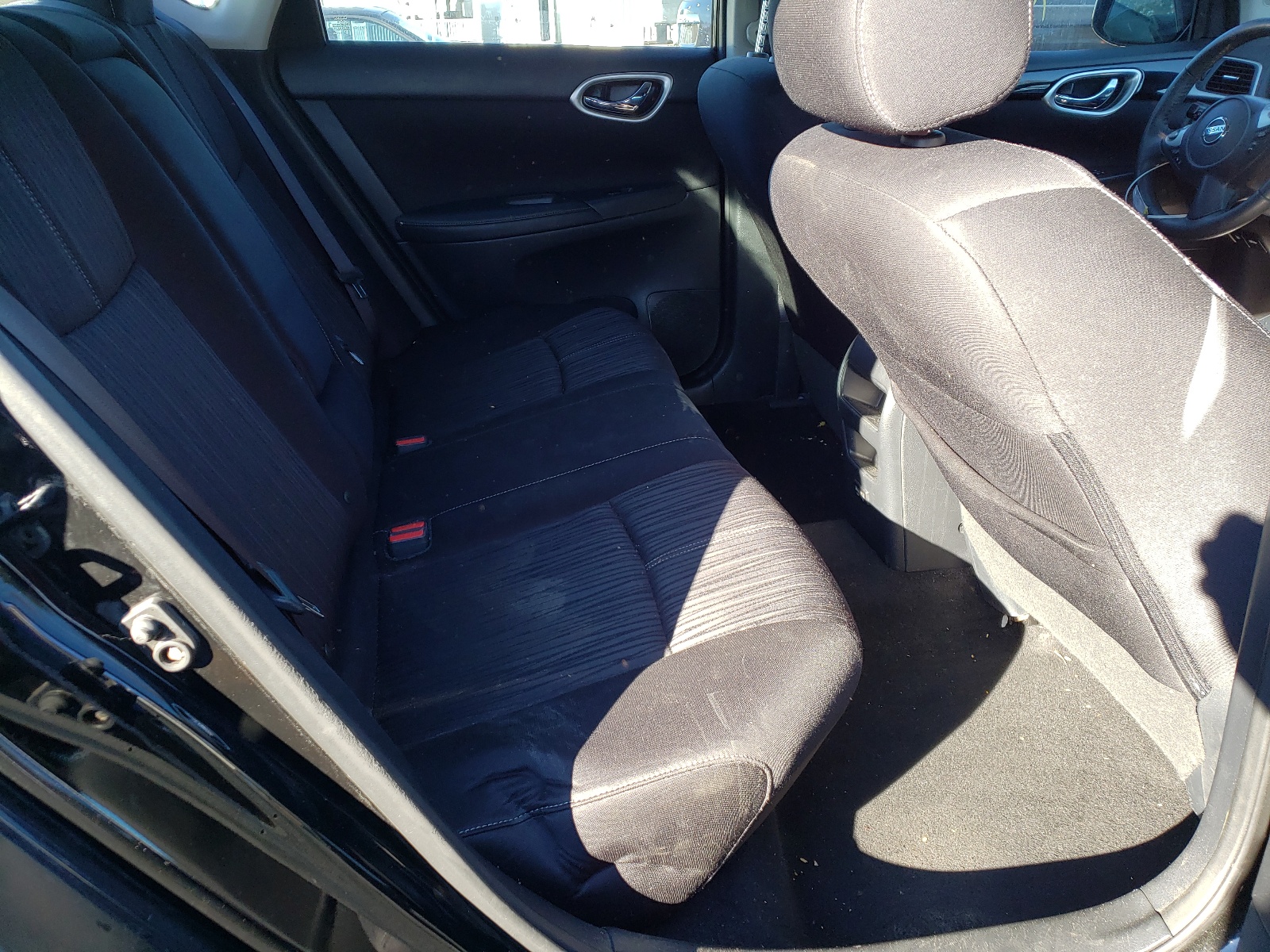 Photo 6 from auction – 2017 NISSAN SENTRA S with VIN 3N1AB7AP8HY378672