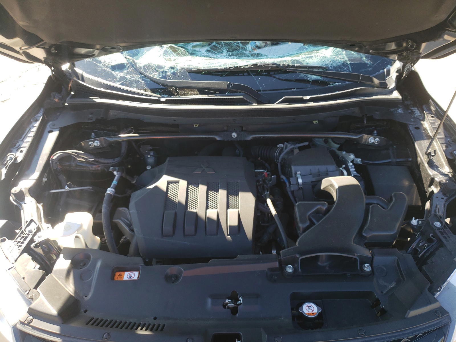 Photo 7 from auction – 2018 MITSUBISHI ECLIPSE CR with VIN JA4AT4AA4JZ050255