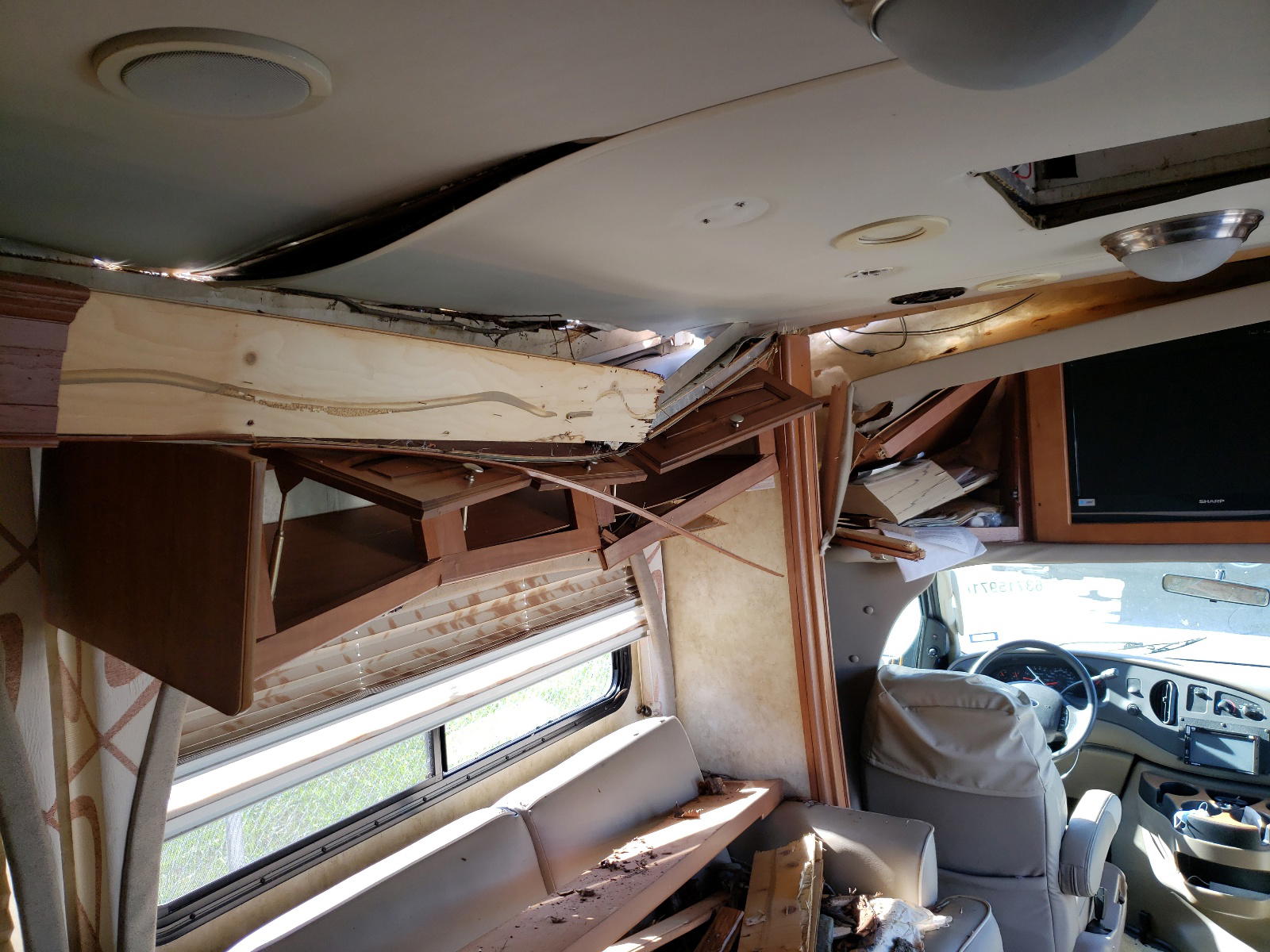 Photo 9 from auction – 2008 FORD ECONOLINE with VIN 1FDXE45S98DB13513