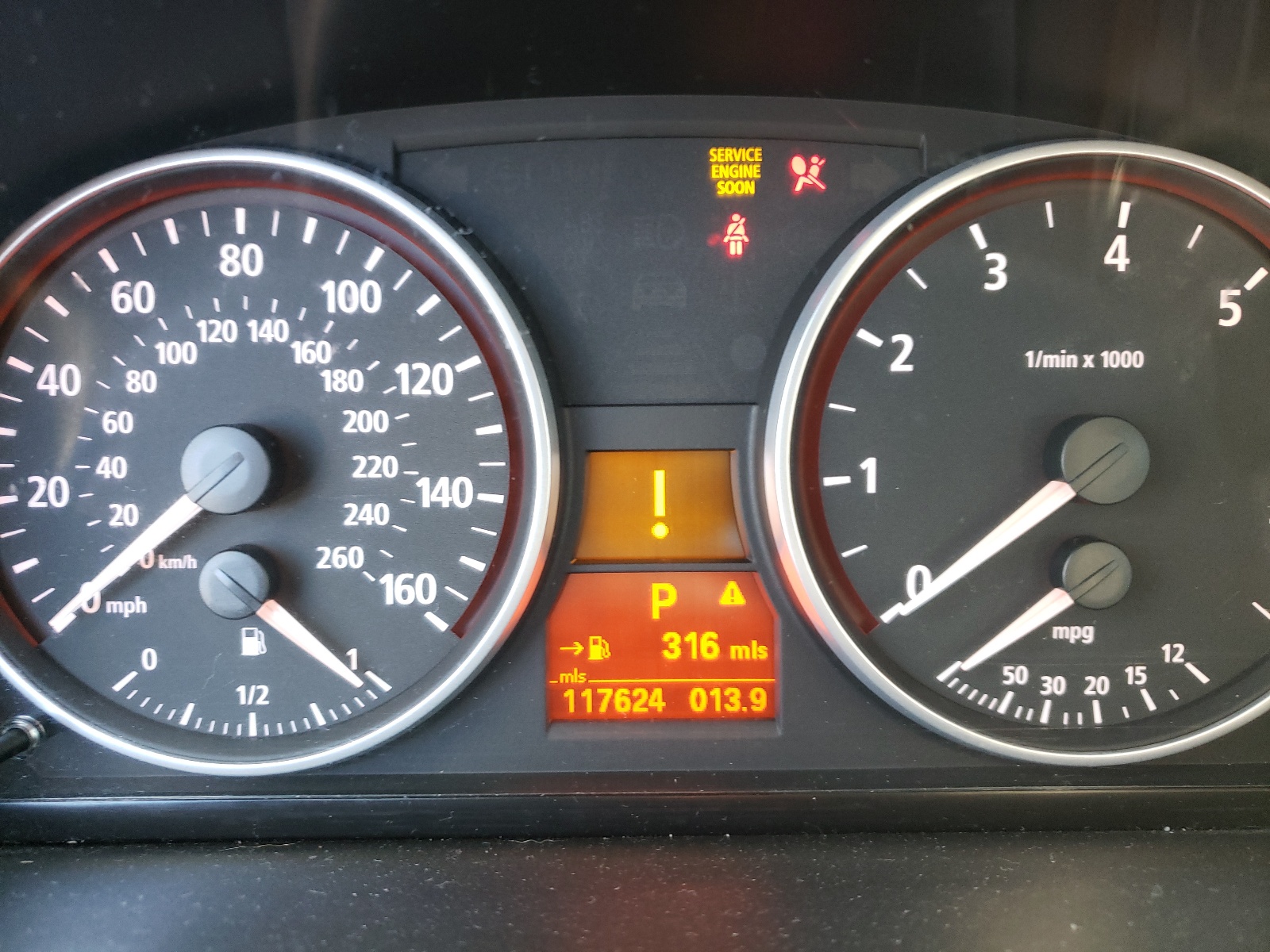 Photo 8 from auction – 2007 BMW 328 XI with VIN WBAVC93557KX54726