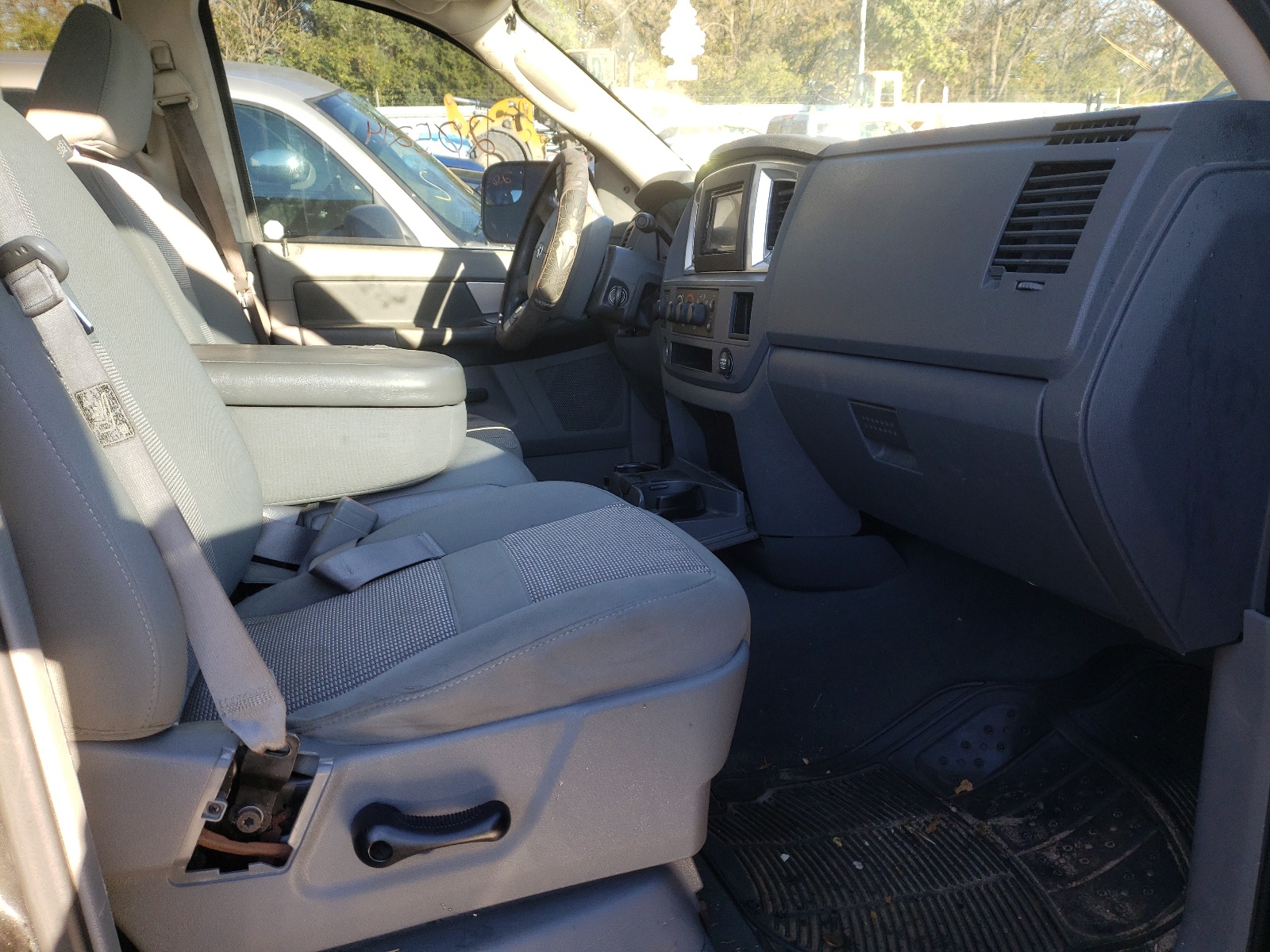 Photo 5 from auction – 2007 DODGE RAM 1500 S with VIN 1D7HU18247S239204