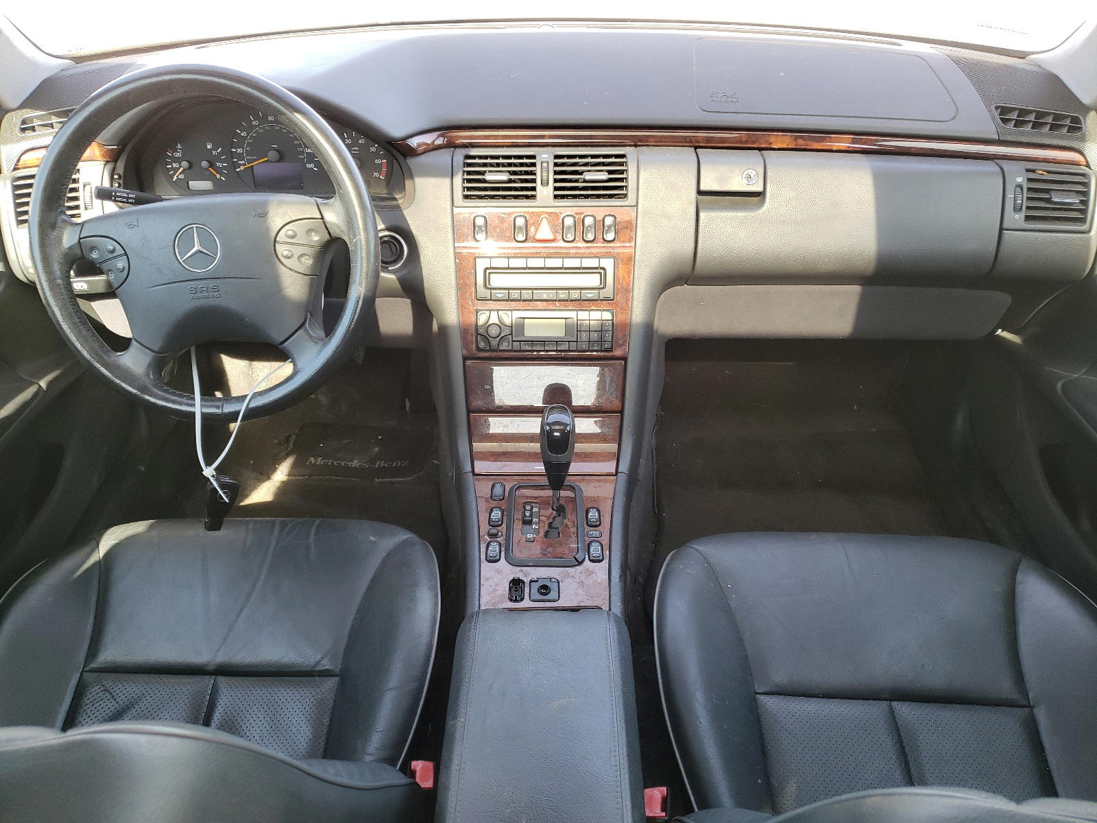 Photo 9 from auction – 2002 MERCEDES-BENZ E 320 with VIN WDBJF65J62B420472