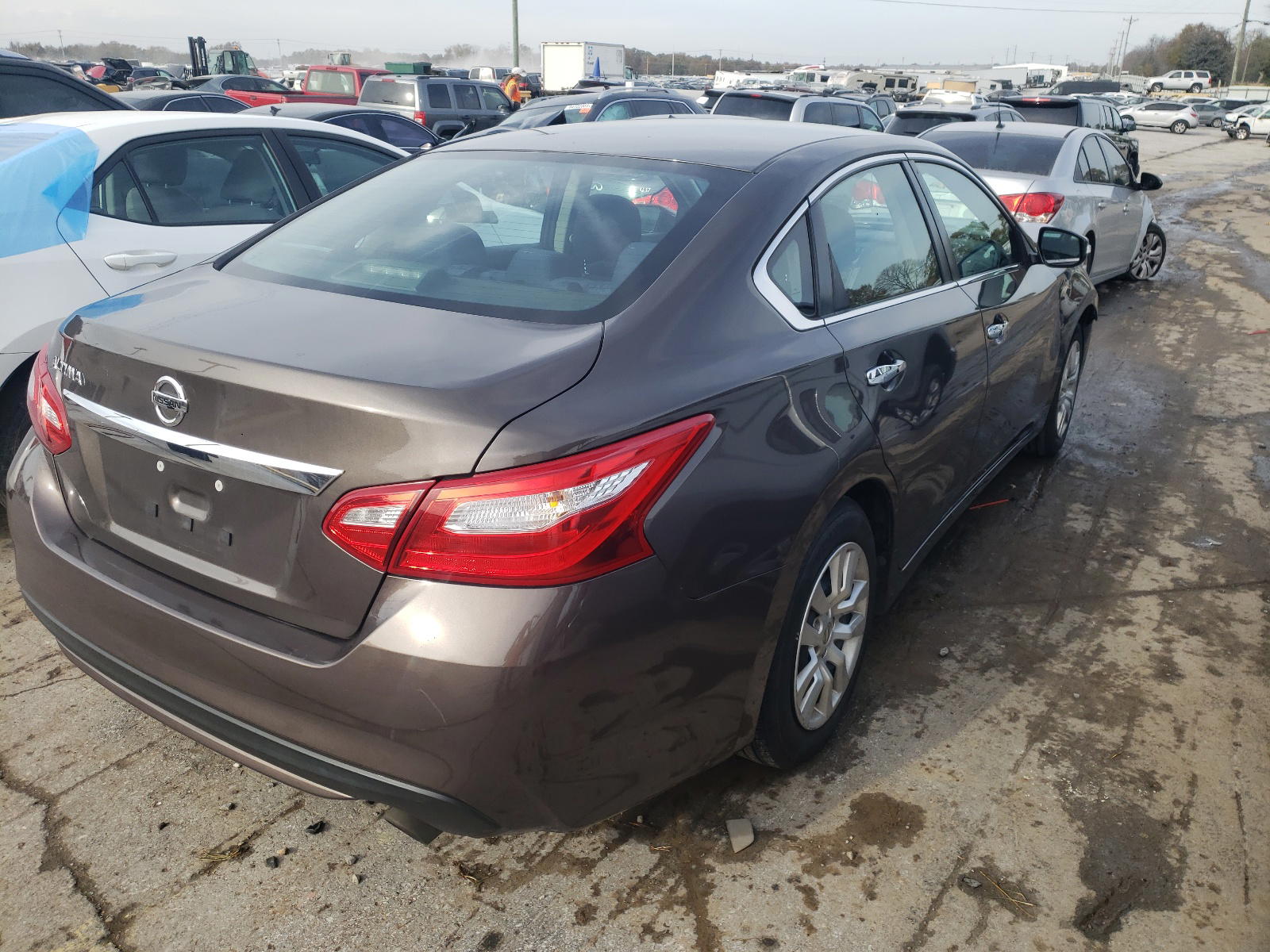 Photo 4 from auction – 2016 NISSAN ALTIMA 2.5 with VIN 1N4AL3AP2GN340259