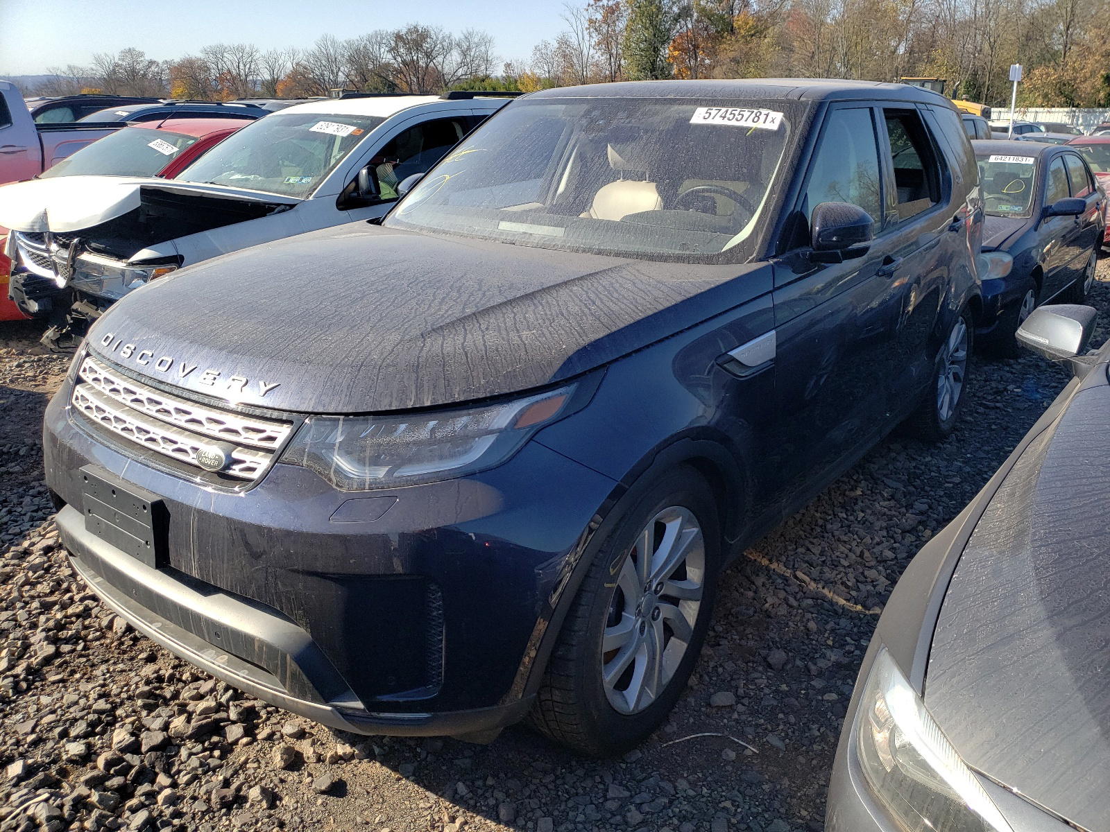 Photo 2 from auction – 2017 LAND ROVER DISCOVERY with VIN SALRRBBV5HA010989