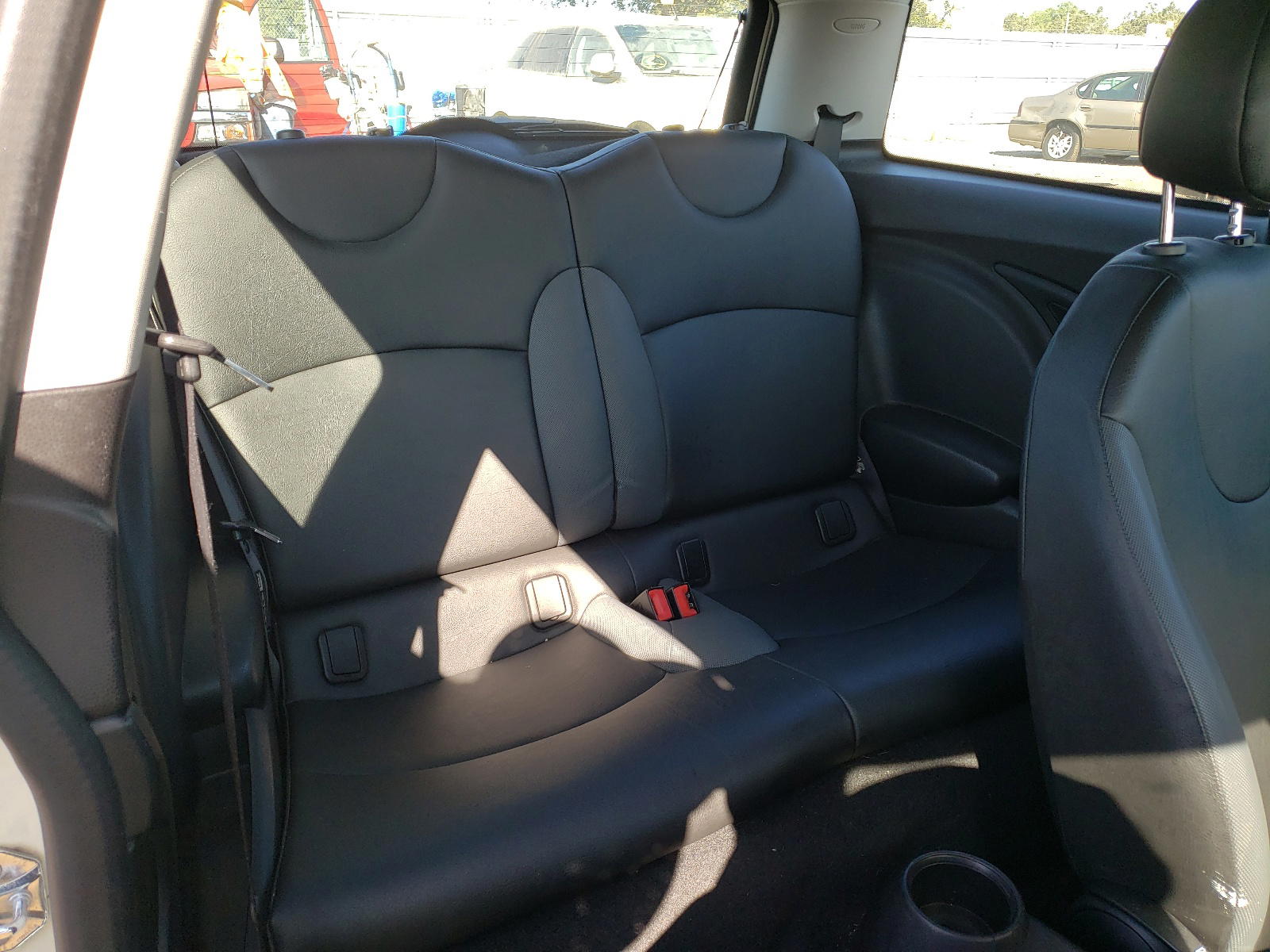 Photo 6 from auction – 2009 MINI COOPER with VIN WMWMF335X9TU71753