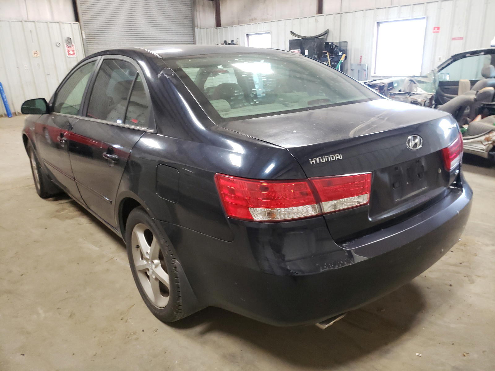 Photo 3 from auction – 2007 HYUNDAI SONATA with VIN 5NPEU46F47H209168
