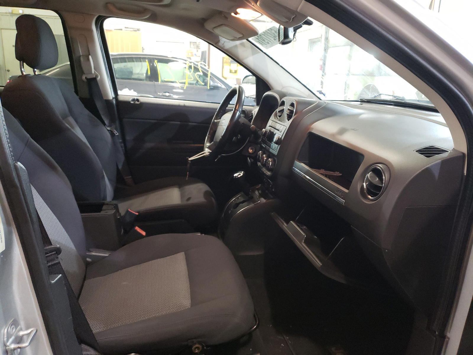 Photo 5 from auction – 2010 JEEP COMPASS SP with VIN 1J4NT4FB7AD506460