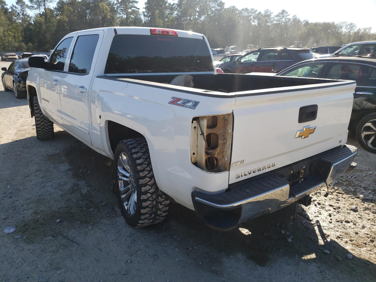 Photo 3 from auction – 2015 CHEVROLET SILVERADO with VIN 3GCUKREC0FG417612