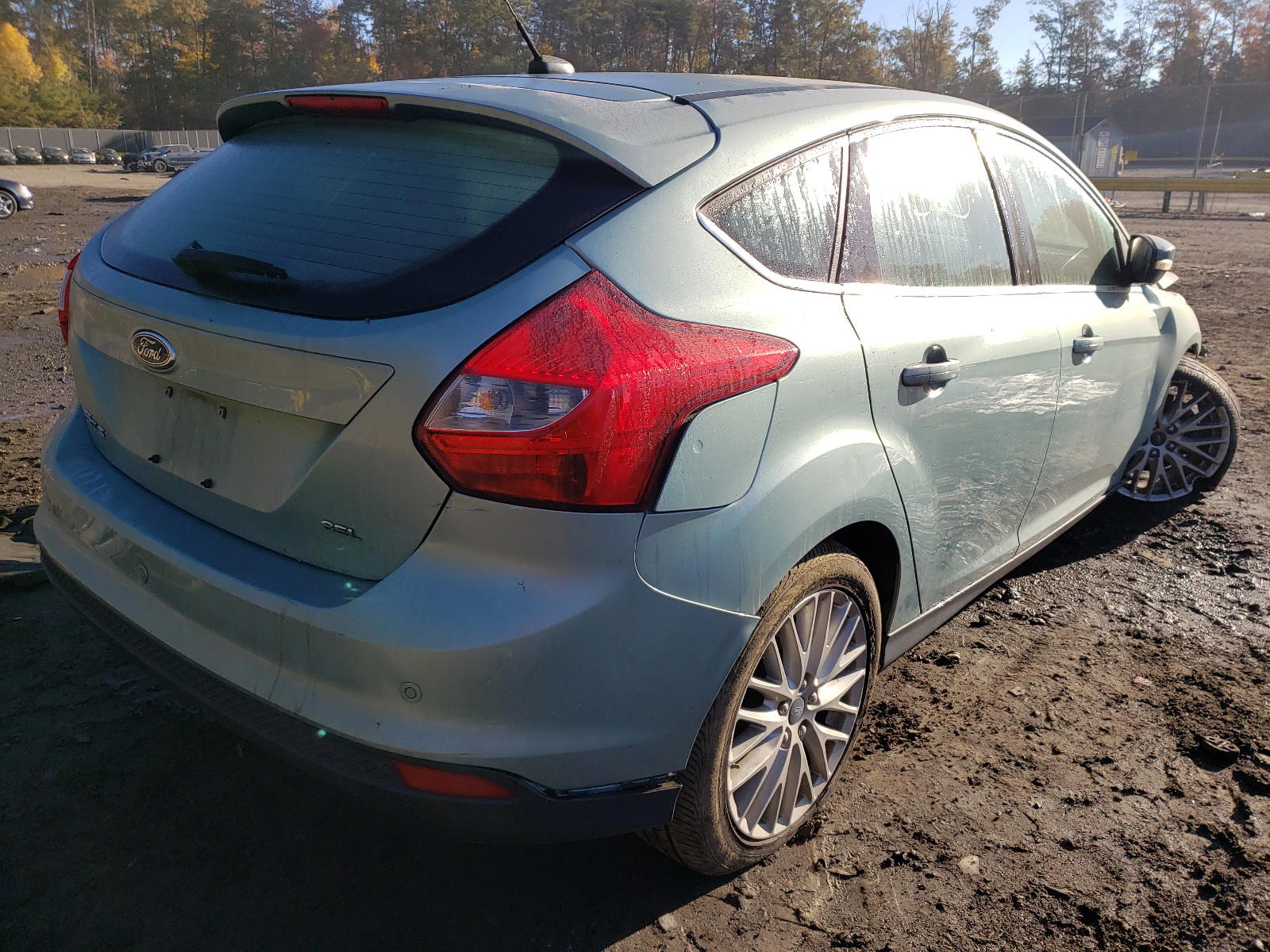 Photo 4 from auction – 2012 FORD FOCUS SEL with VIN 1FAHP3M26CL194103