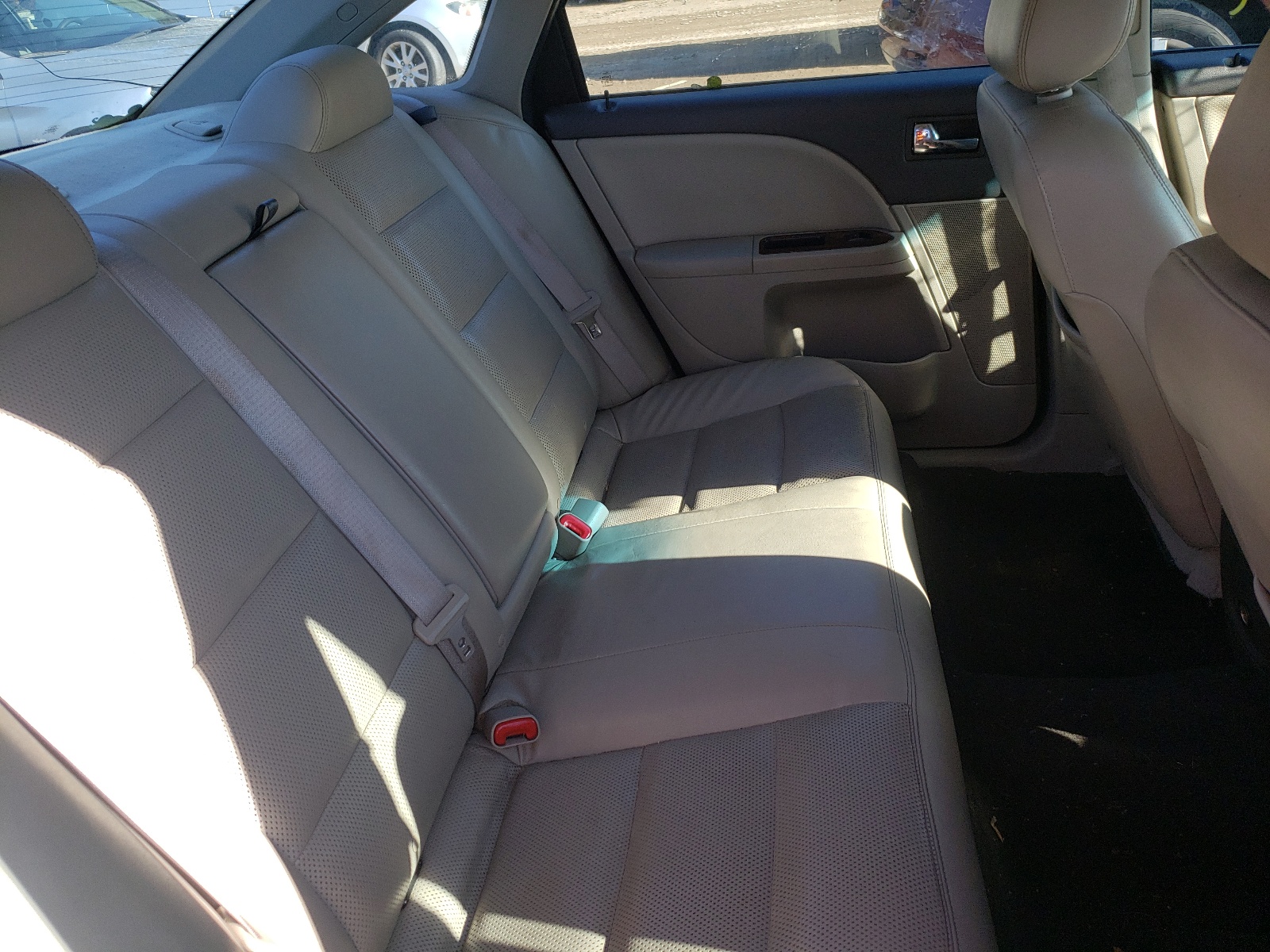 Photo 6 from auction – 2008 FORD TAURUS SEL with VIN 1FAHP24W08G106174