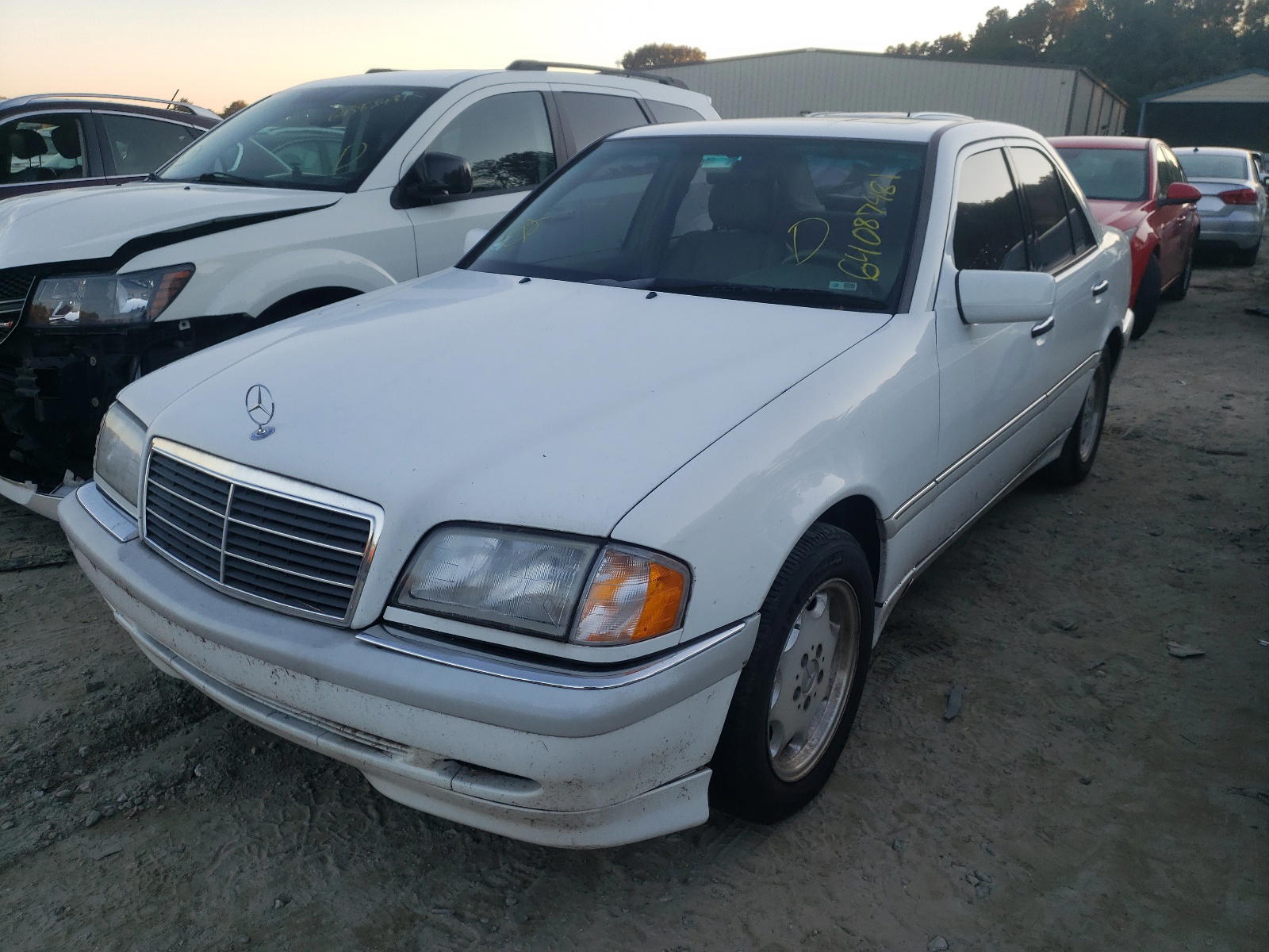 Photo 2 from auction – 2000 MERCEDES-BENZ E-CLASS with VIN WDBHA29G5YA862159