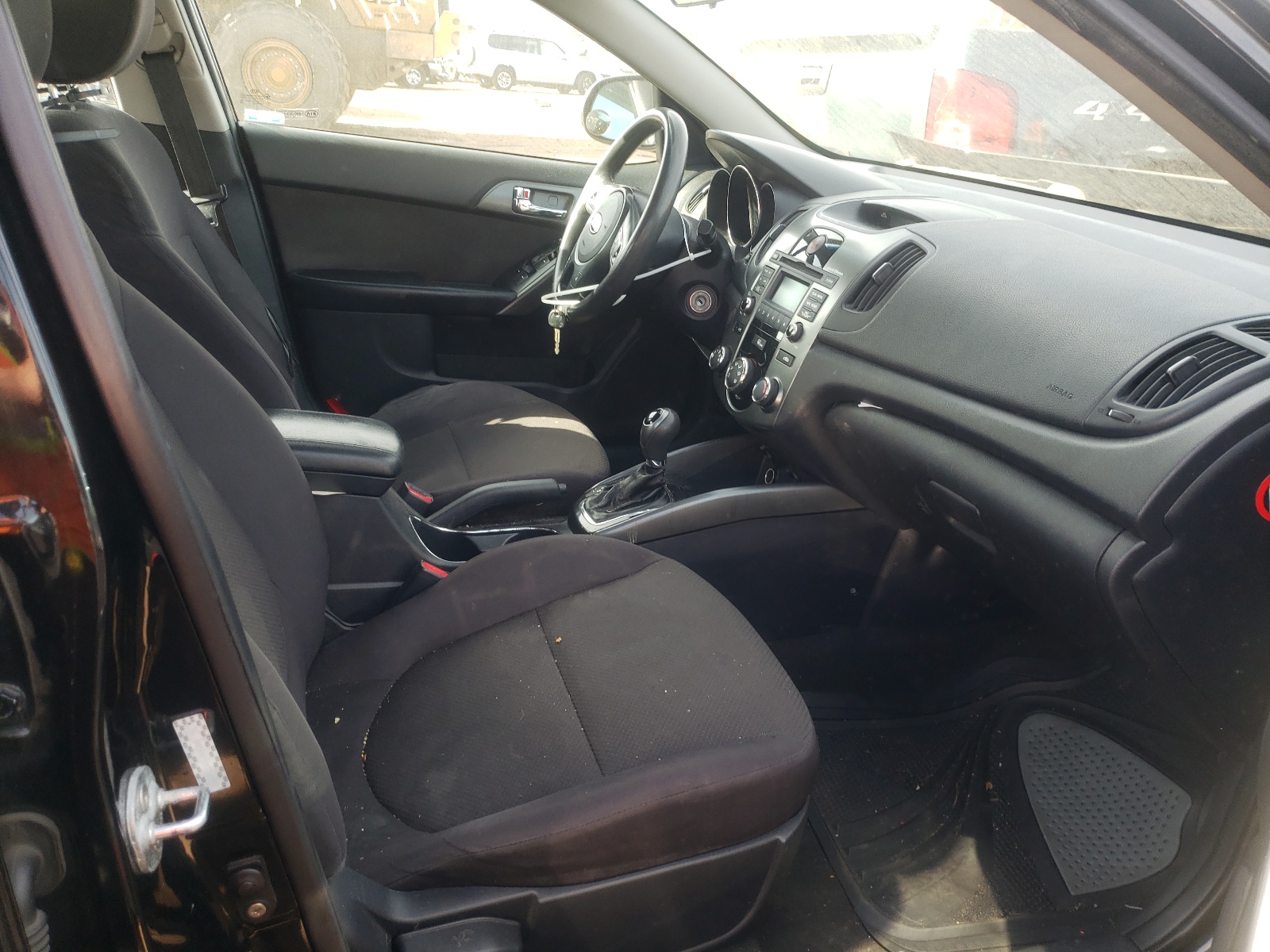 Photo 5 from auction – 2013 KIA FORTE EX with VIN KNAFU4A27D5717250