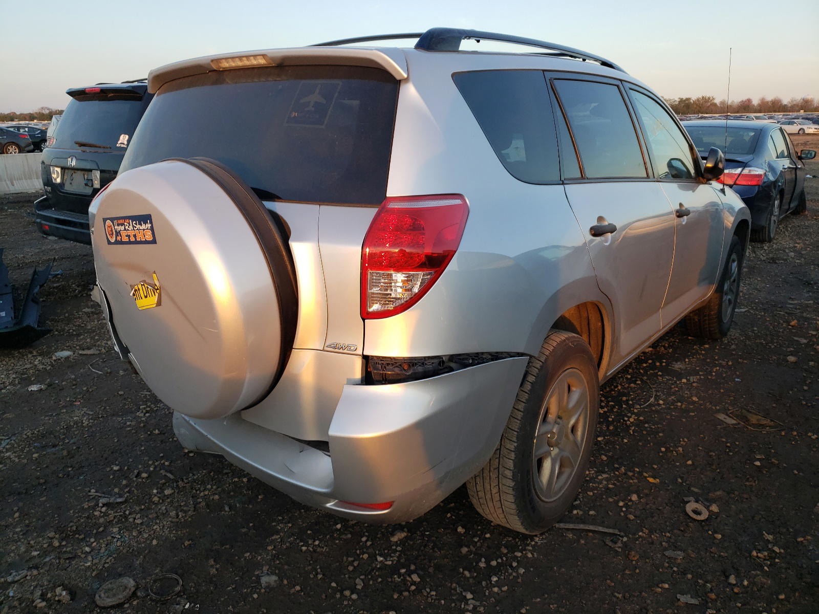 Photo 4 from auction – 2007 TOYOTA RAV4 with VIN JTMBD33V376036293