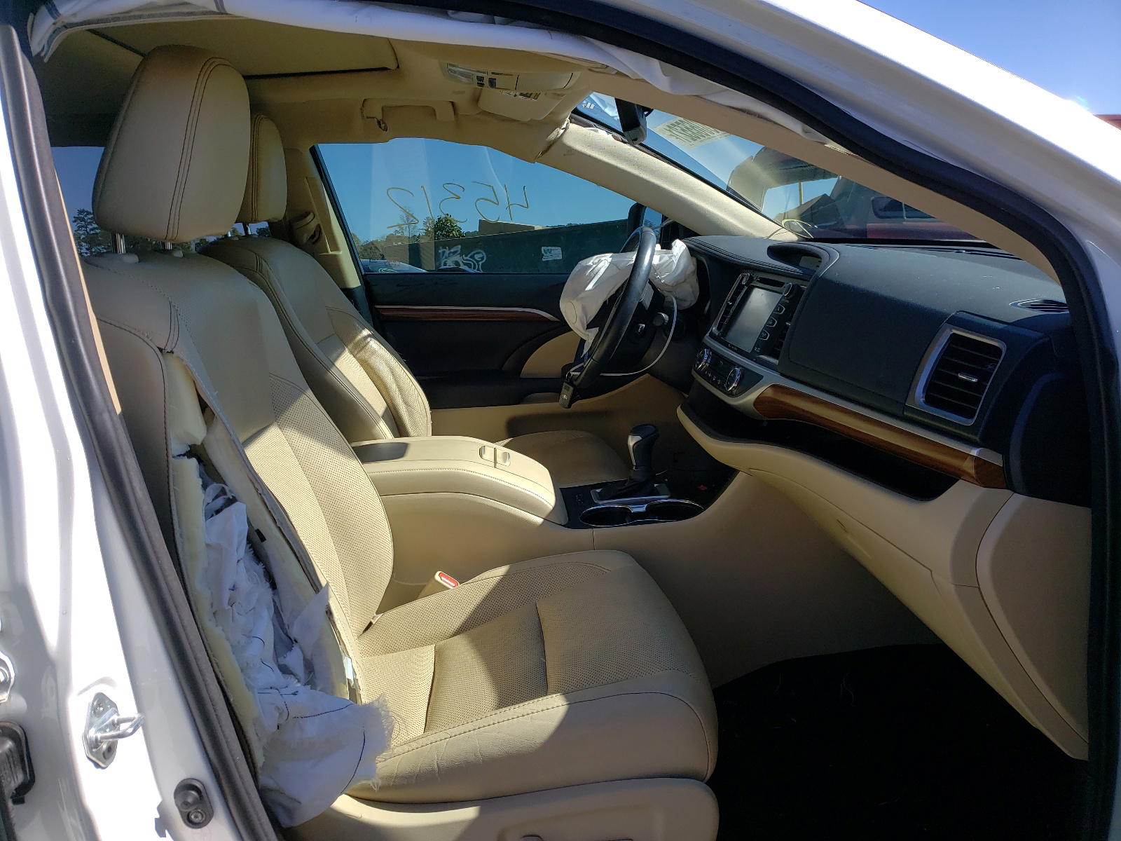 Photo 5 from auction – 2018 TOYOTA HIGHLANDER with VIN 5TDYZRFH7JS280038