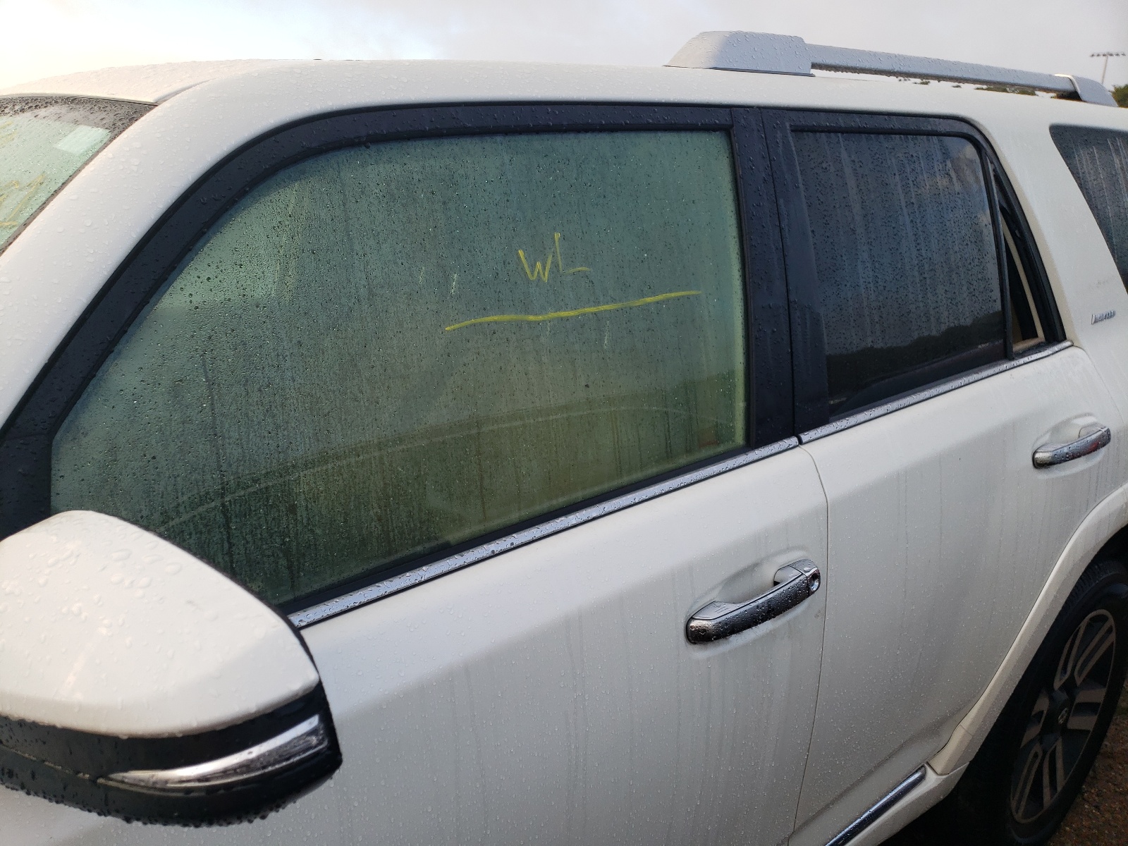 Photo 9 from auction – 2020 TOYOTA 4RUNNER SR with VIN JTEBU5JR2L5805847
