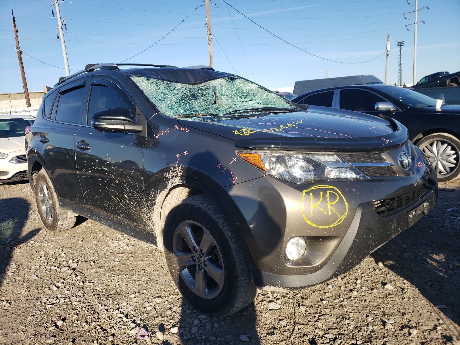 Photo 1 from auction – 2015 TOYOTA RAV4 XLE with VIN JTMRFREVXFD148205