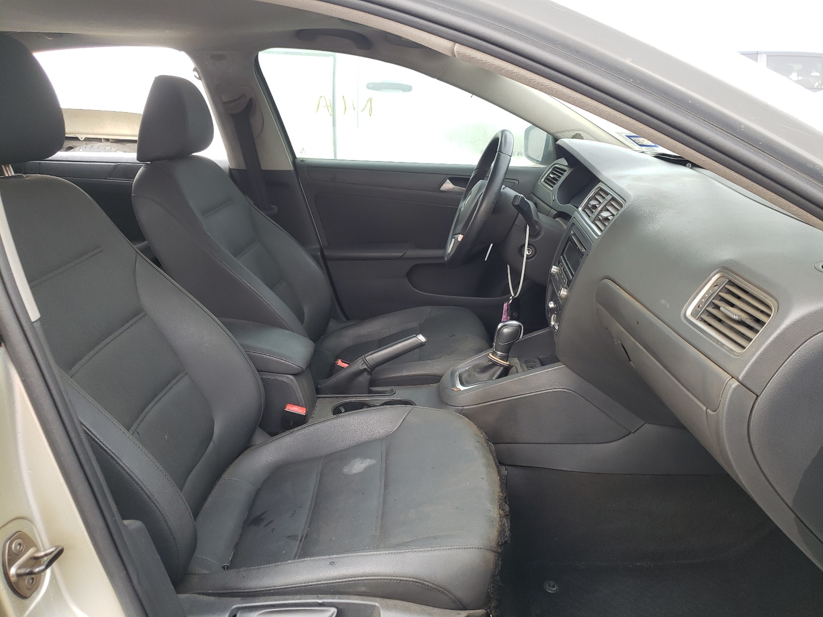 Photo 5 from auction – 2012 VOLKSWAGEN JETTA SE with VIN 3VWDP7AJ3CM383735