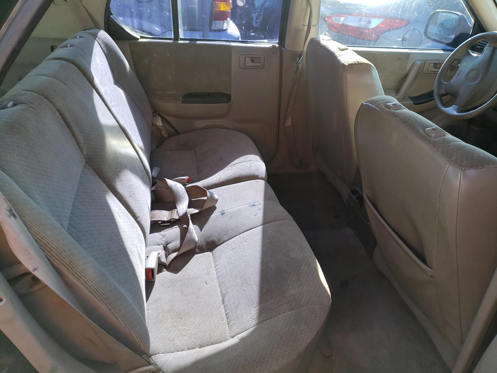 Photo 6 from auction – 2001 HONDA PASSPORT E with VIN 4S6DM58W214408752