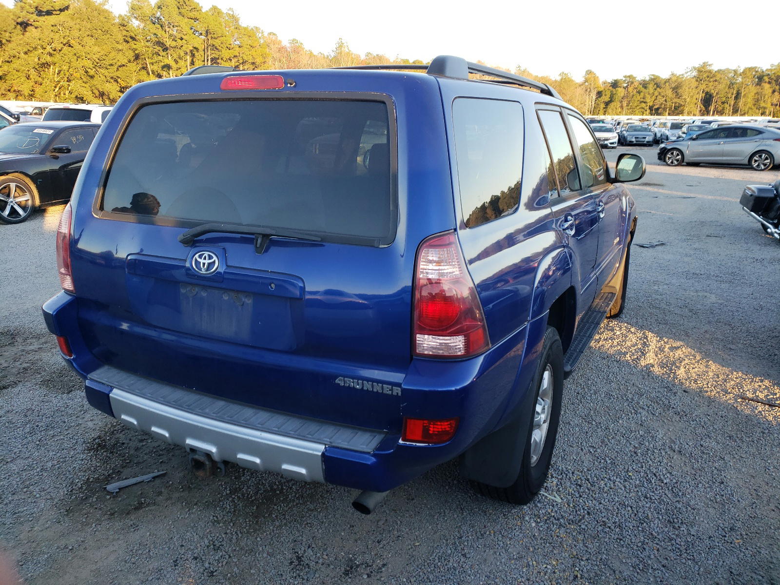 Photo 4 from auction – 2004 TOYOTA 4RUNNER SR with VIN JTEBU14R948013778