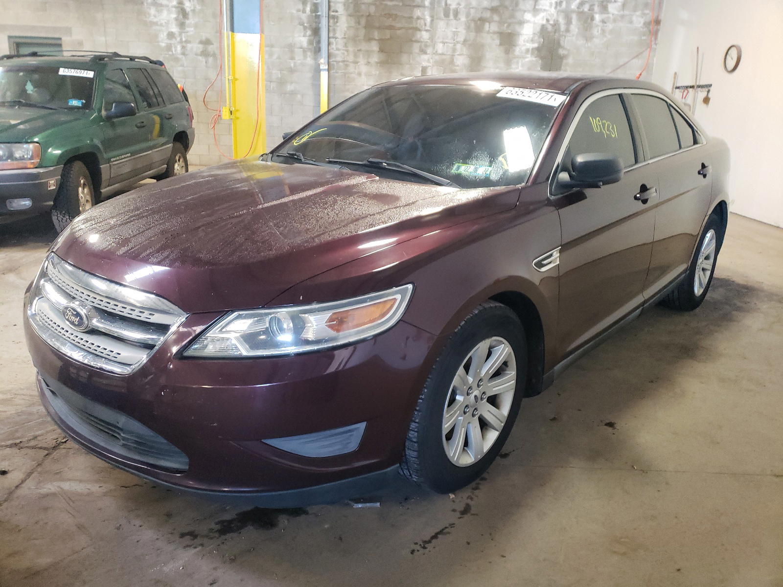 Photo 2 from auction – 2011 FORD TAURUS SE with VIN 1FAHP2DW8BG109802