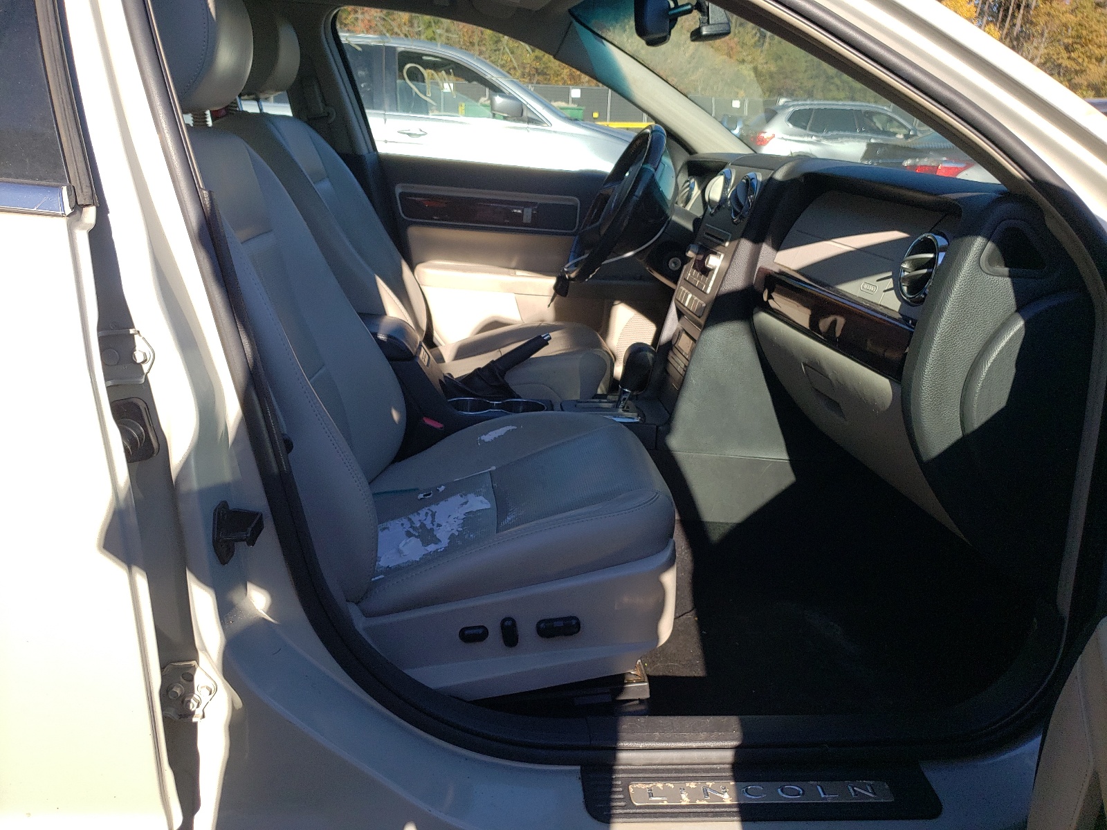 Photo 5 from auction – 2006 LINCOLN ZEPHYR with VIN 3LNHM26136R664414