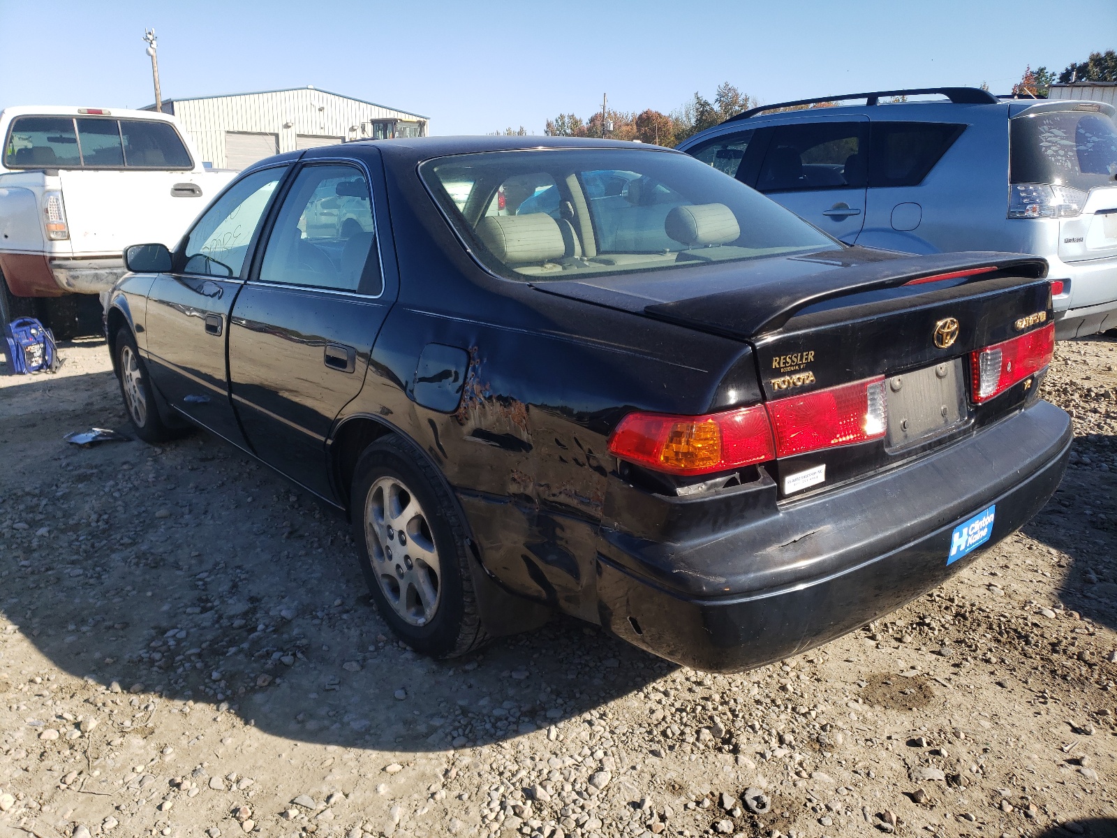 Photo 3 from auction – 2000 TOYOTA CAMRY LE with VIN 4T1BF22K5YU936181