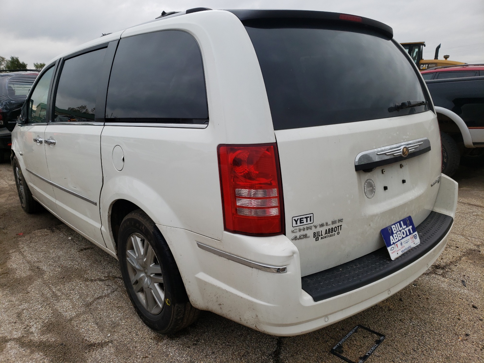 Photo 3 from auction – 2010 CHRYSLER TOWN & COU with VIN 2A4RR7DX4AR448398