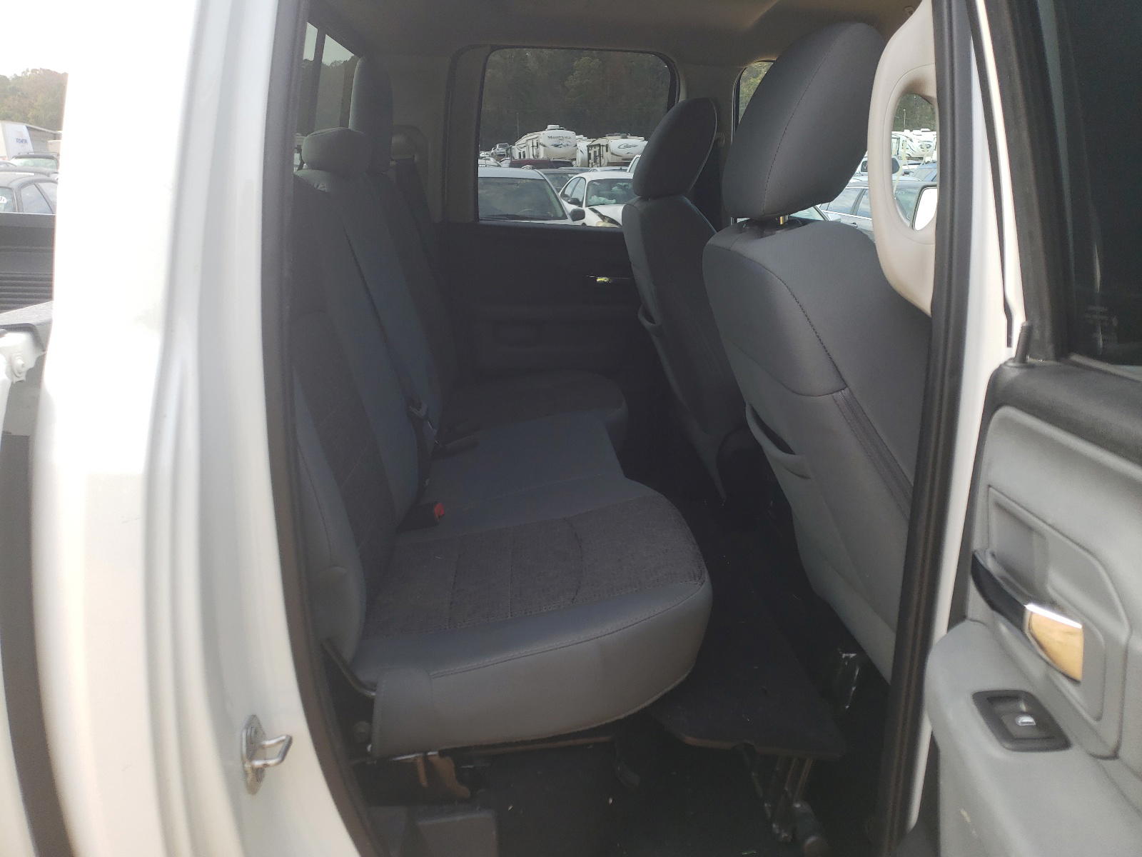 Photo 6 from auction – 2017 RAM 1500 SLT with VIN 1C6RR6GG2HS639345