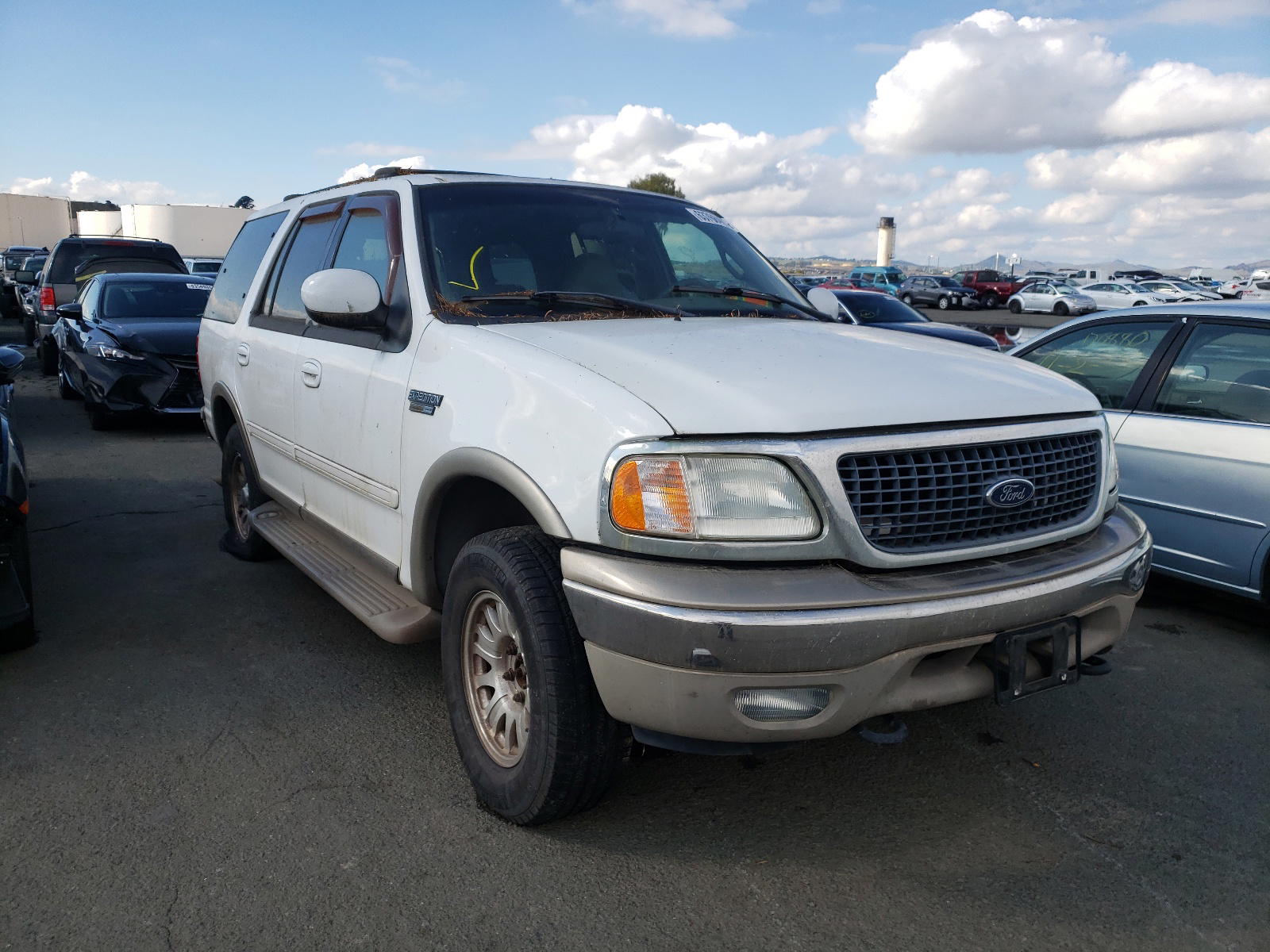 FORD EXPEDITION 2002 with VIN 1FMPU18L62LA11041 - Photo from auction