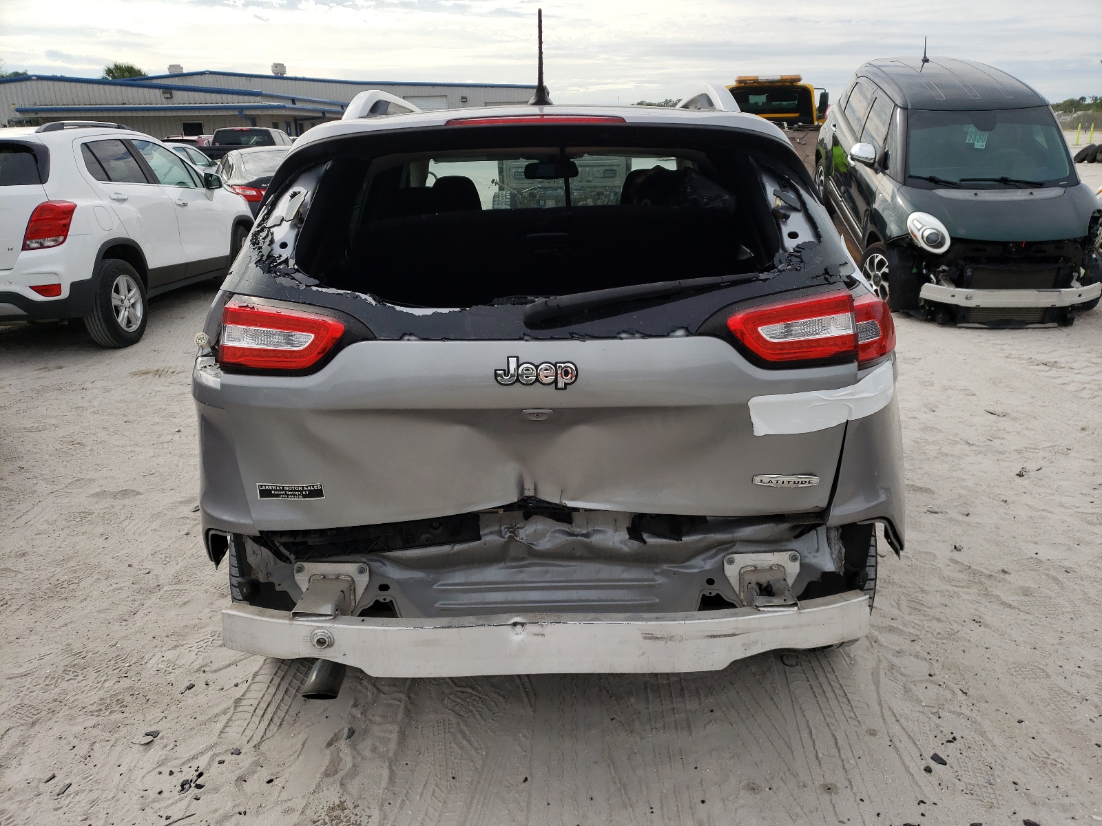 Photo 9 from auction – 2015 JEEP CHEROKEE L with VIN 1C4PJLCB9FW627733