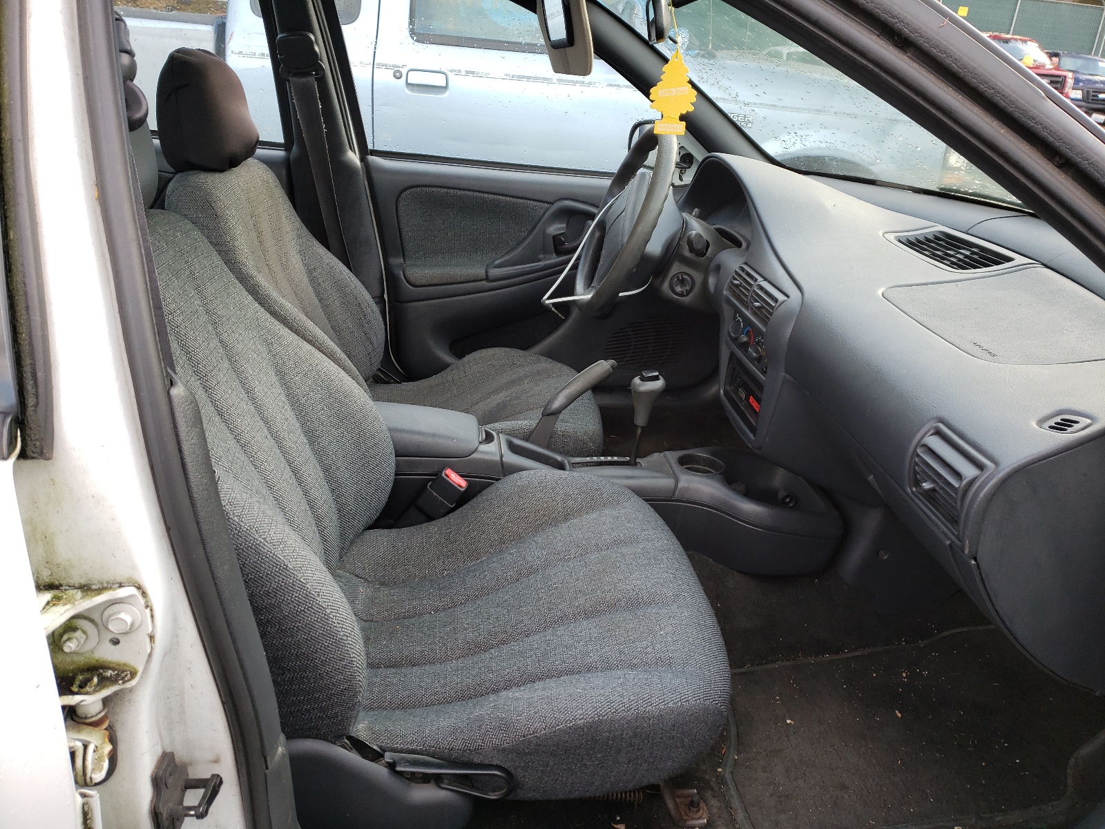 Photo 5 from auction – 1999 CHEVROLET CAVALIER with VIN 1G1JC5246X7236168