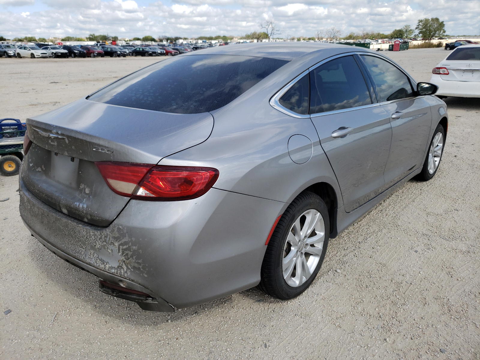 Photo 4 from auction – 2015 CHRYSLER 200 LIMITE with VIN 1C3CCCABXFN735767