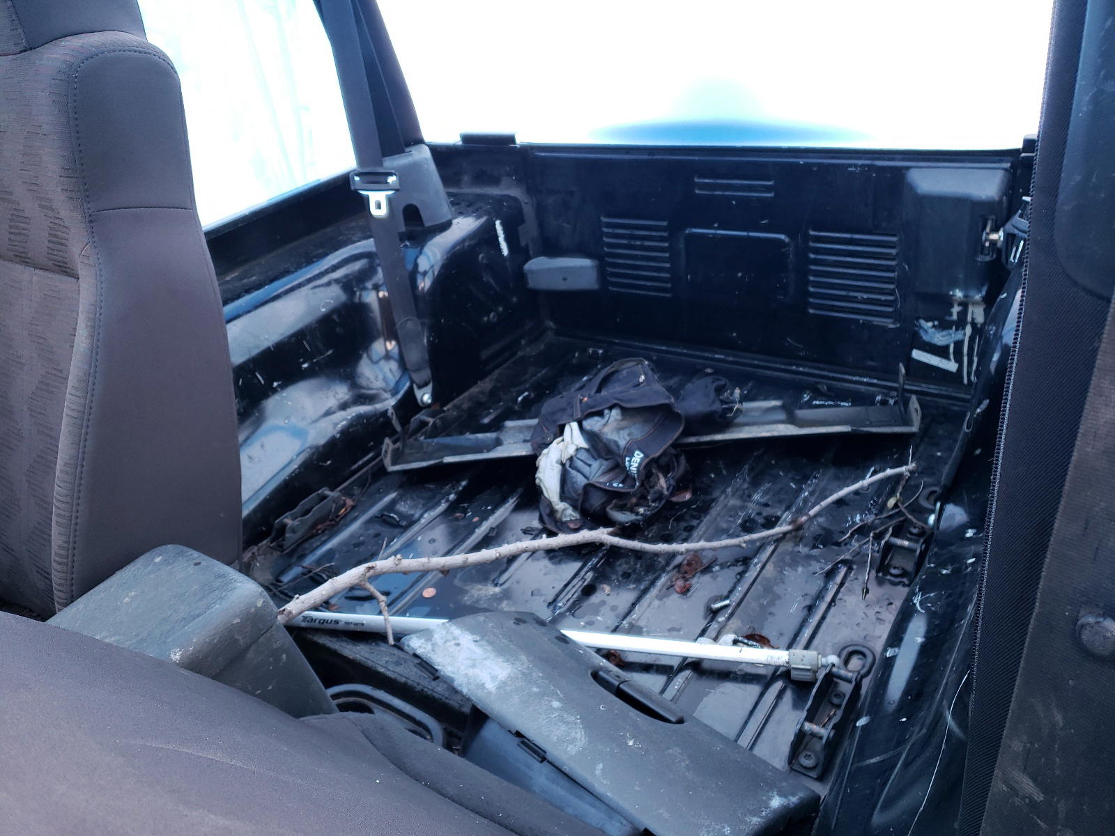 Photo 6 from auction – 2003 JEEP WRANGLER C with VIN 1J4FA39S83P368283