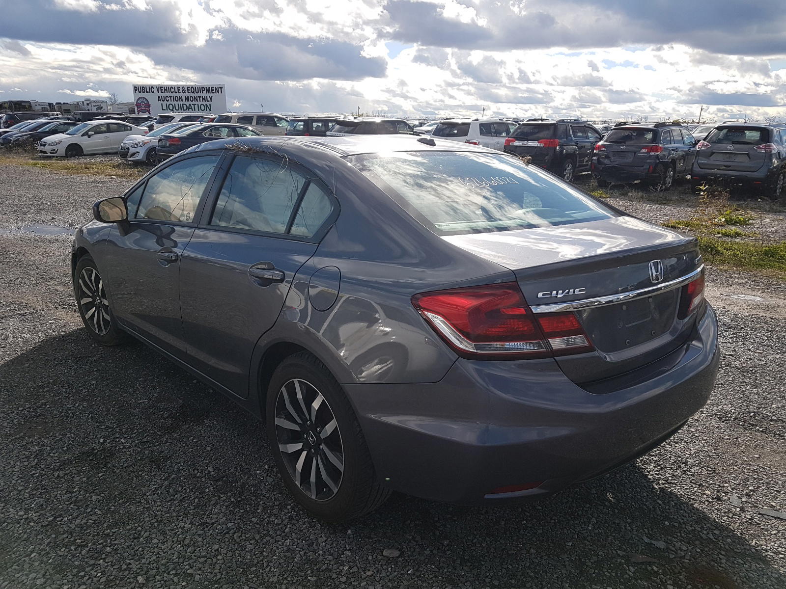 Photo 3 from auction – 2015 HONDA CIVIC SE with VIN 2HGFB2F76FH017573
